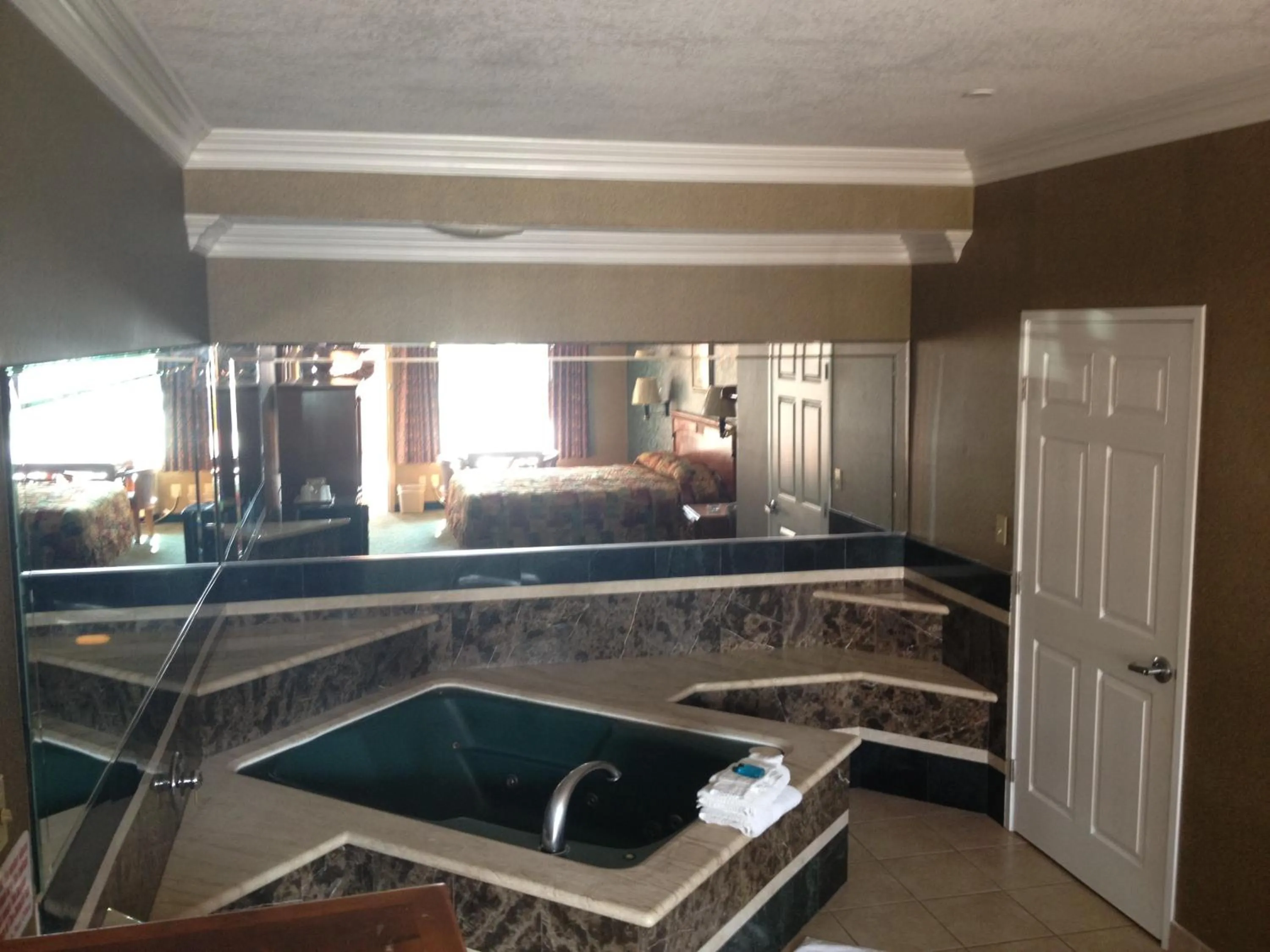 Spa and wellness centre/facilities, Bed in Crystal Inn Suites & Spas