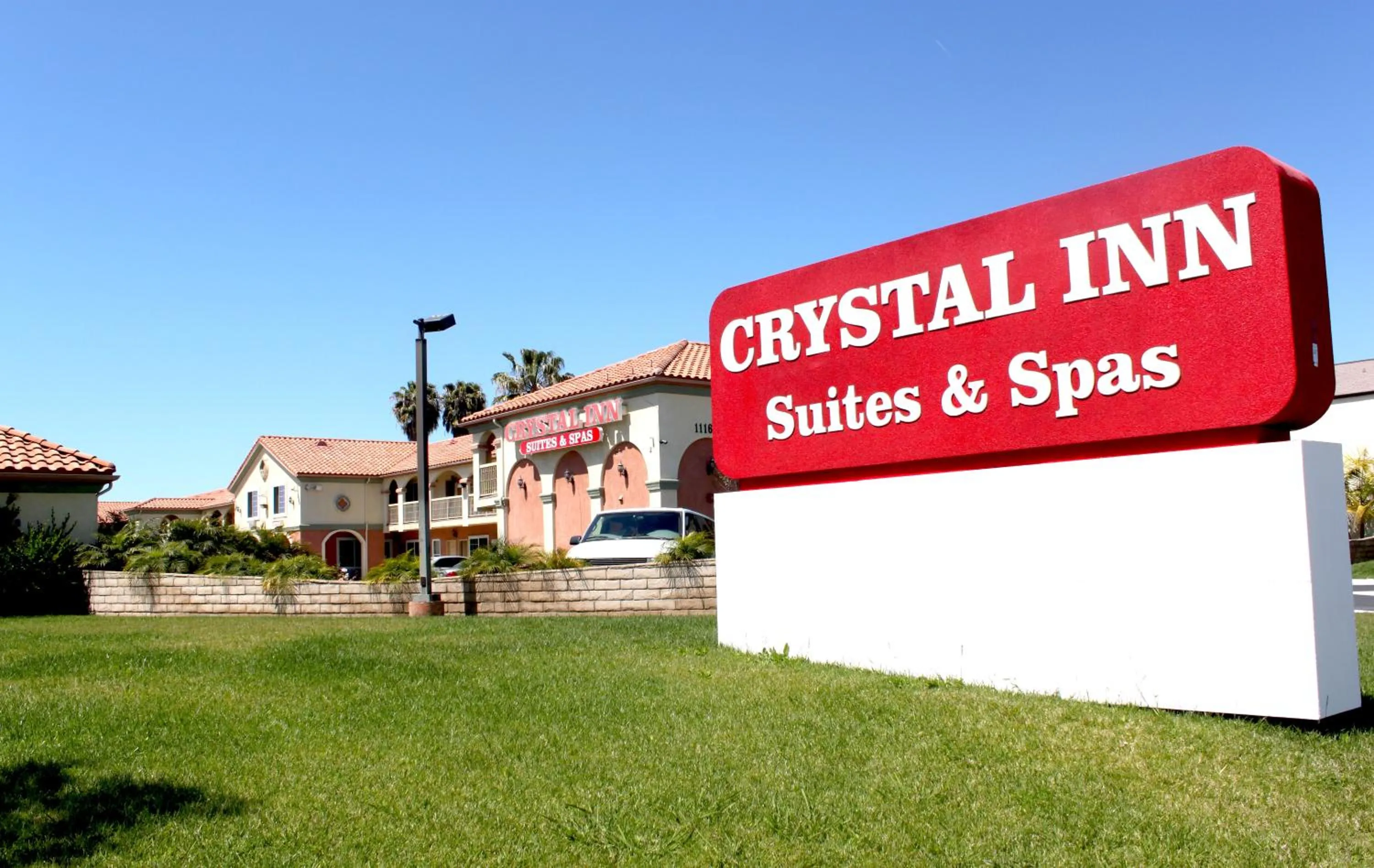 Facade/entrance in Crystal Inn Suites & Spas