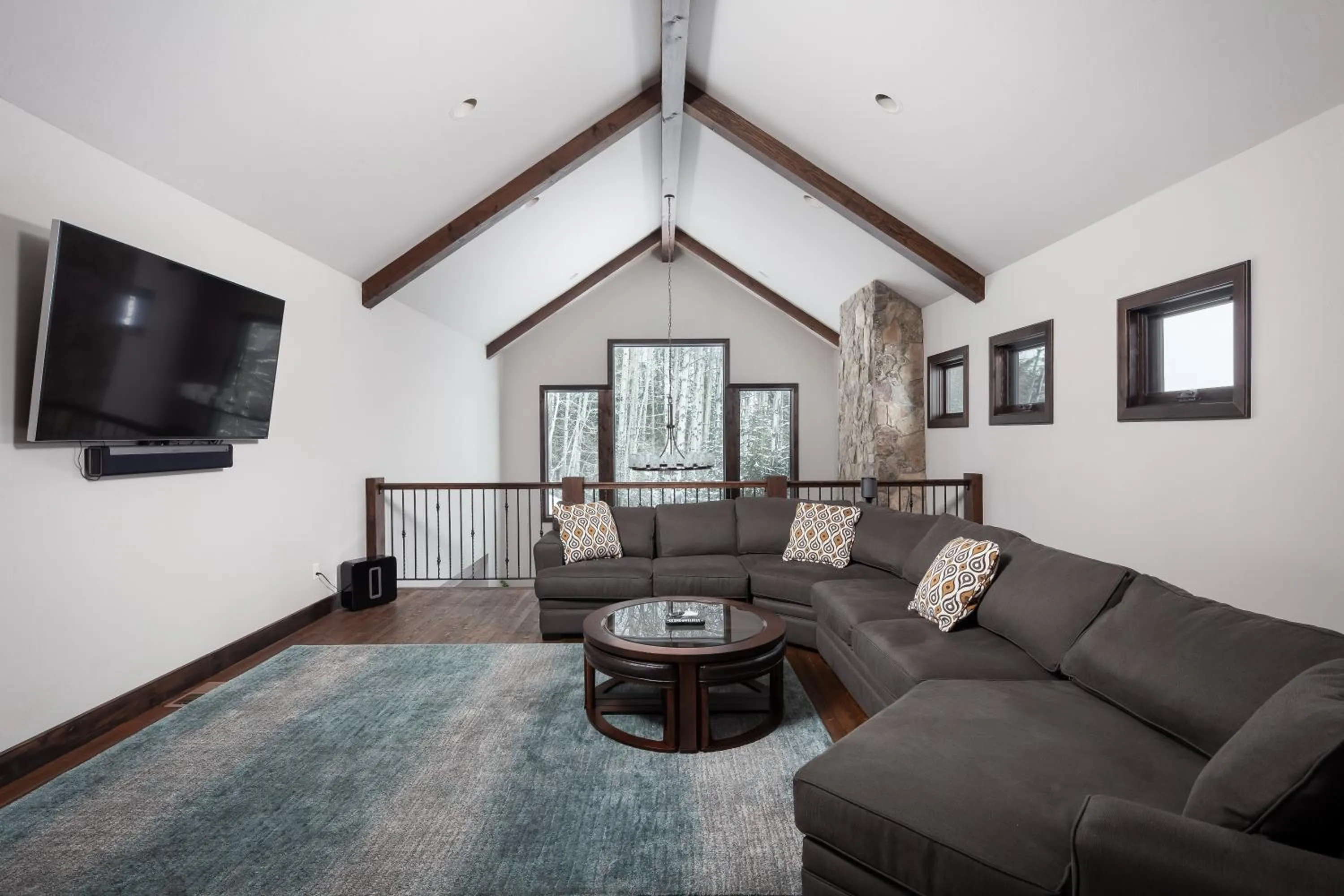 TV and multimedia in Lodge at Whitefish Lake