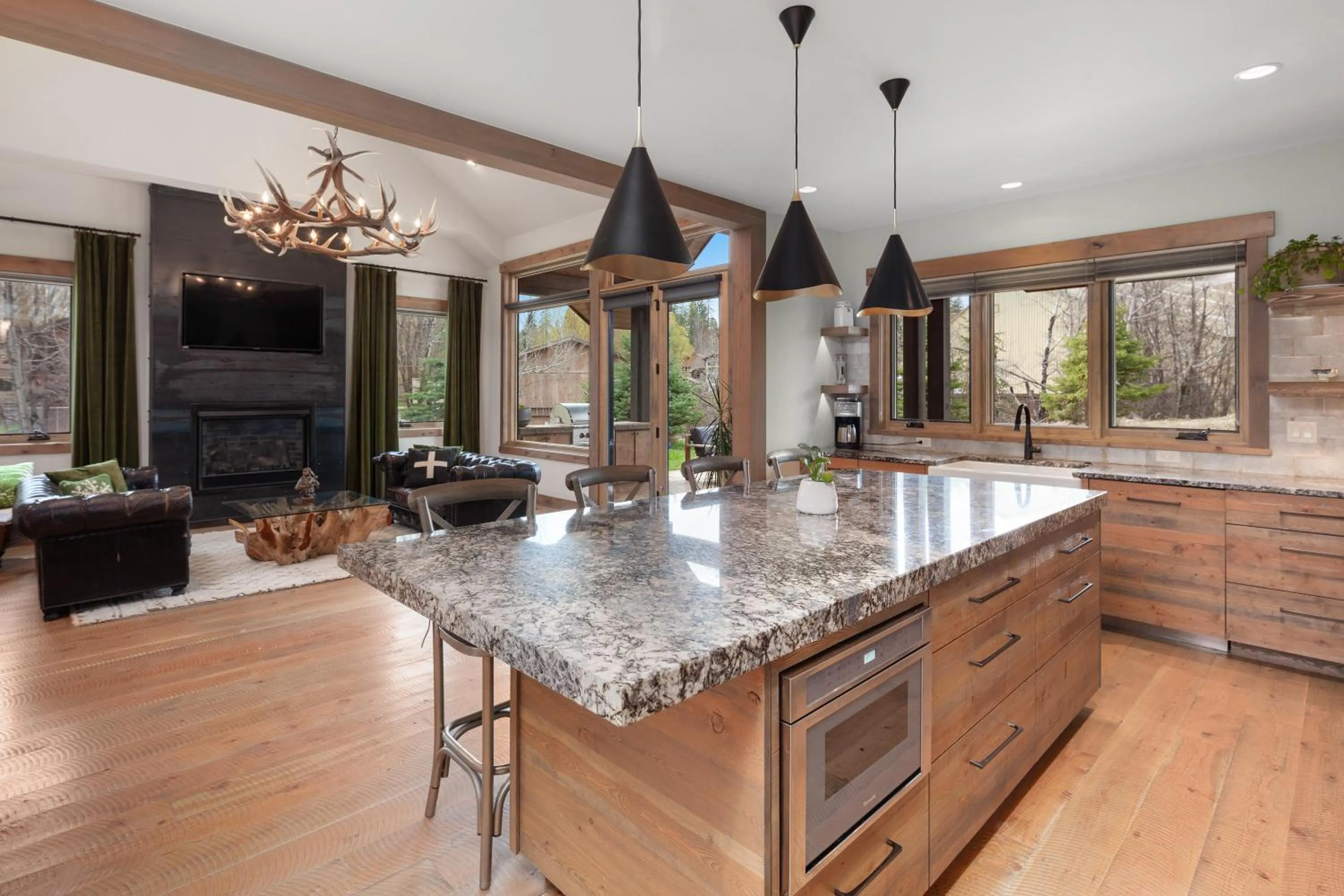 Kitchen or kitchenette in Lodge at Whitefish Lake