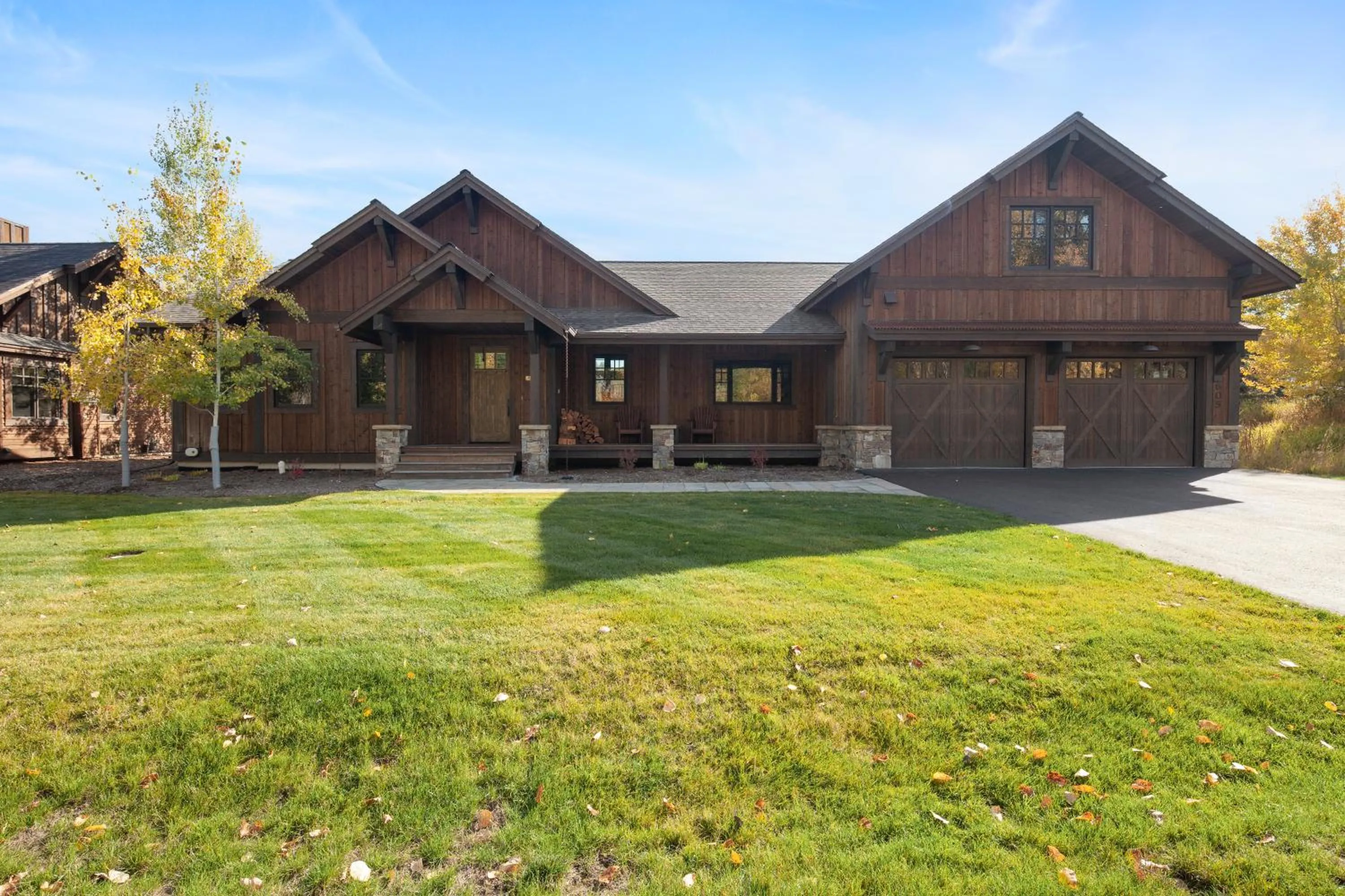 Photo of the whole room in Lodge at Whitefish Lake