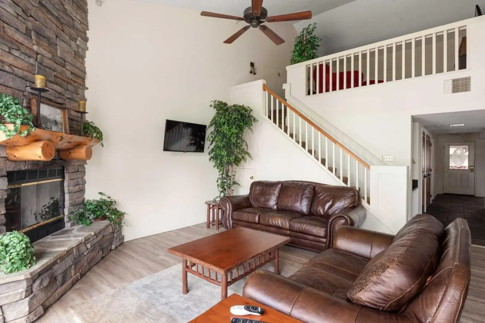 Lakefront Three-Bedroom Condo in Lodge at Whitefish Lake Lakefront Three-Bedroom Condo in Lodge at Whitefish Lake