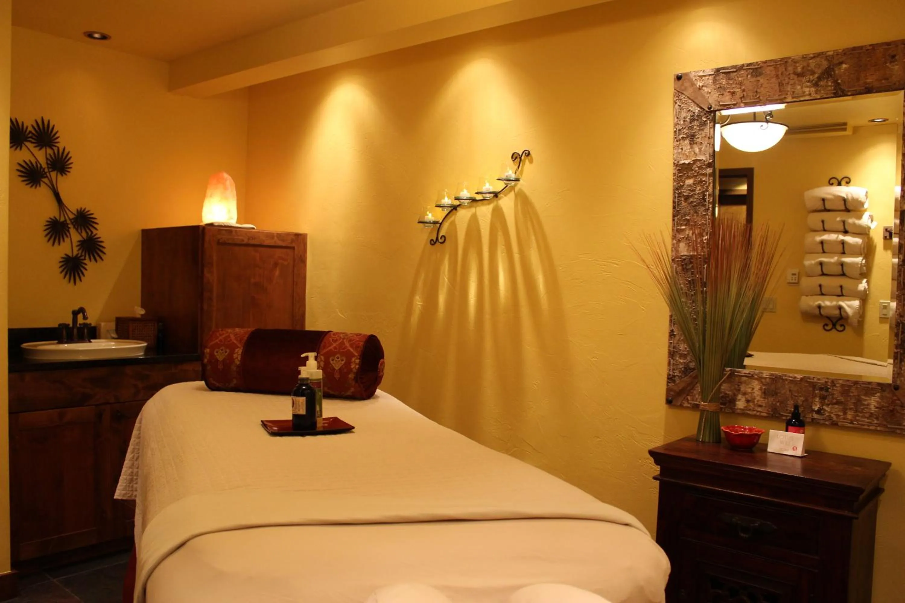 Massage, Bed in Lodge at Whitefish Lake