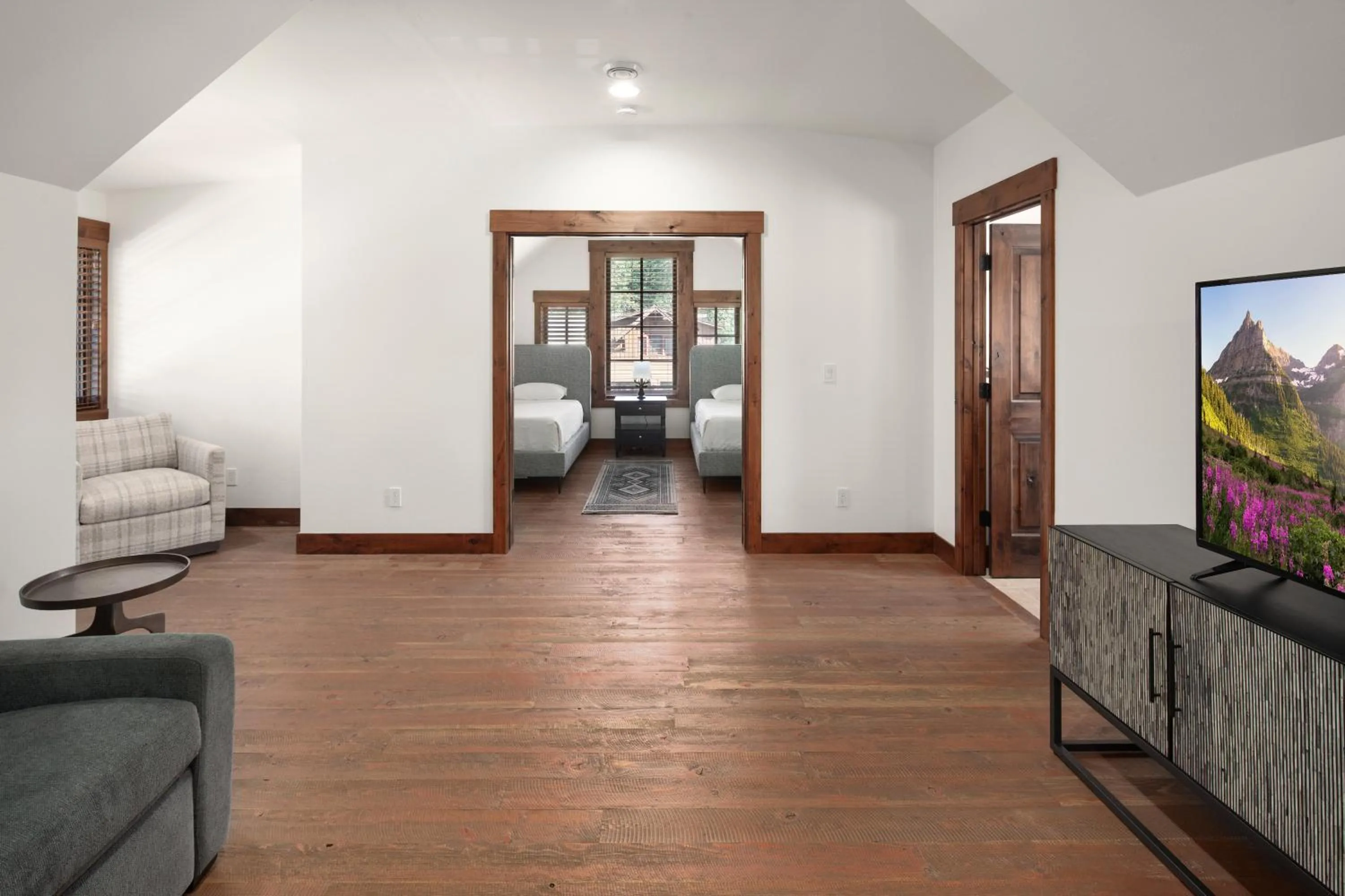 TV and multimedia in Lodge at Whitefish Lake