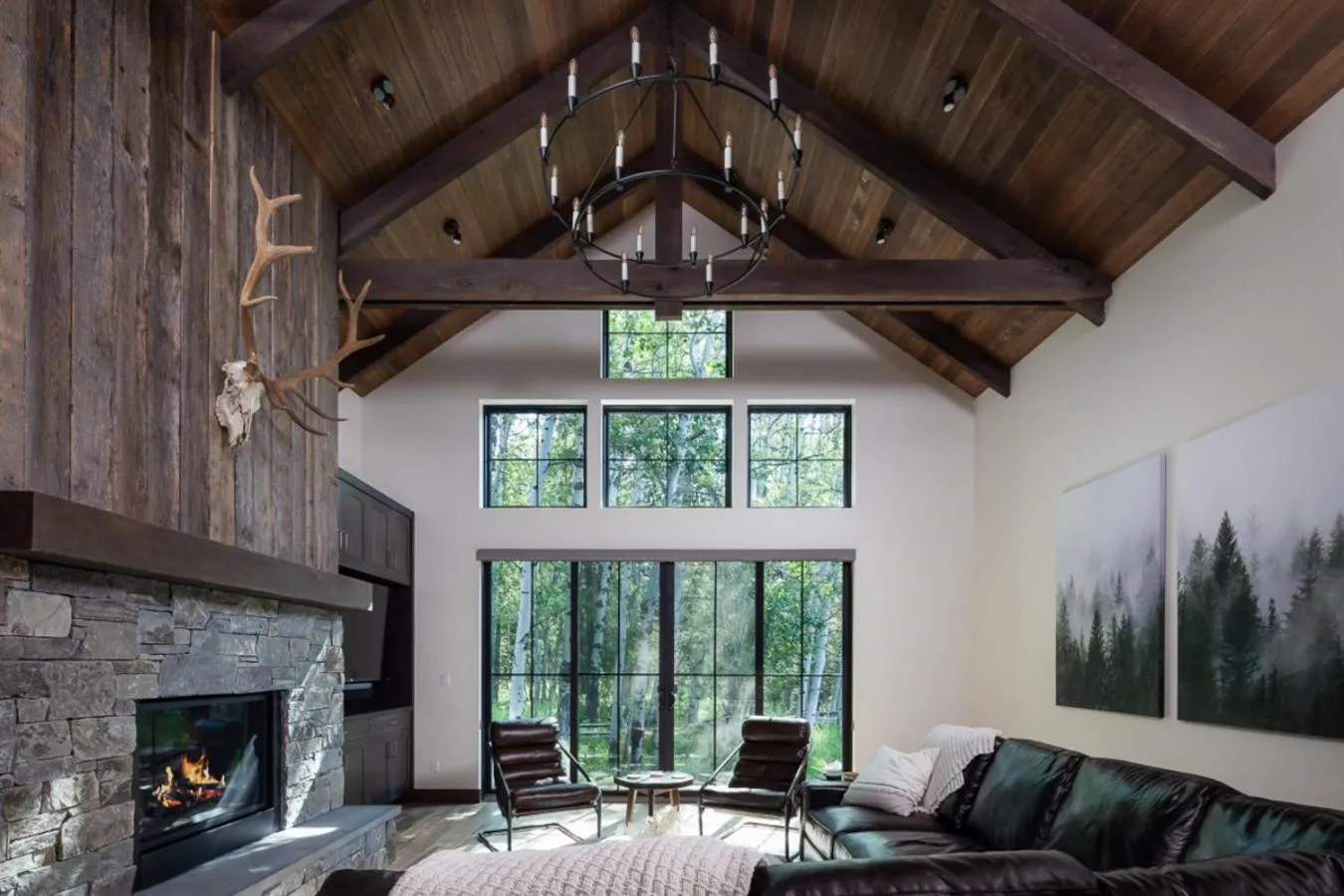 Living room in Lodge at Whitefish Lake