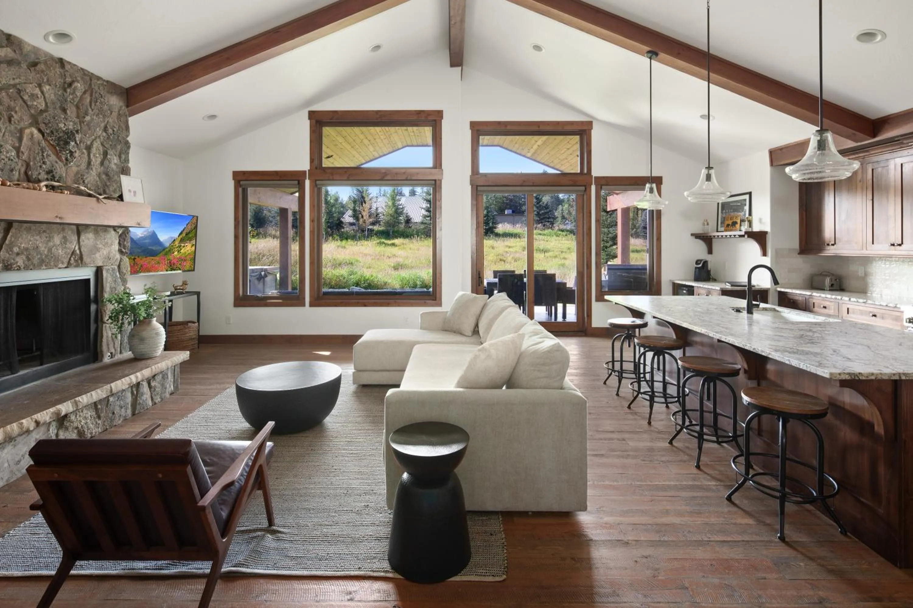 Living room in Lodge at Whitefish Lake