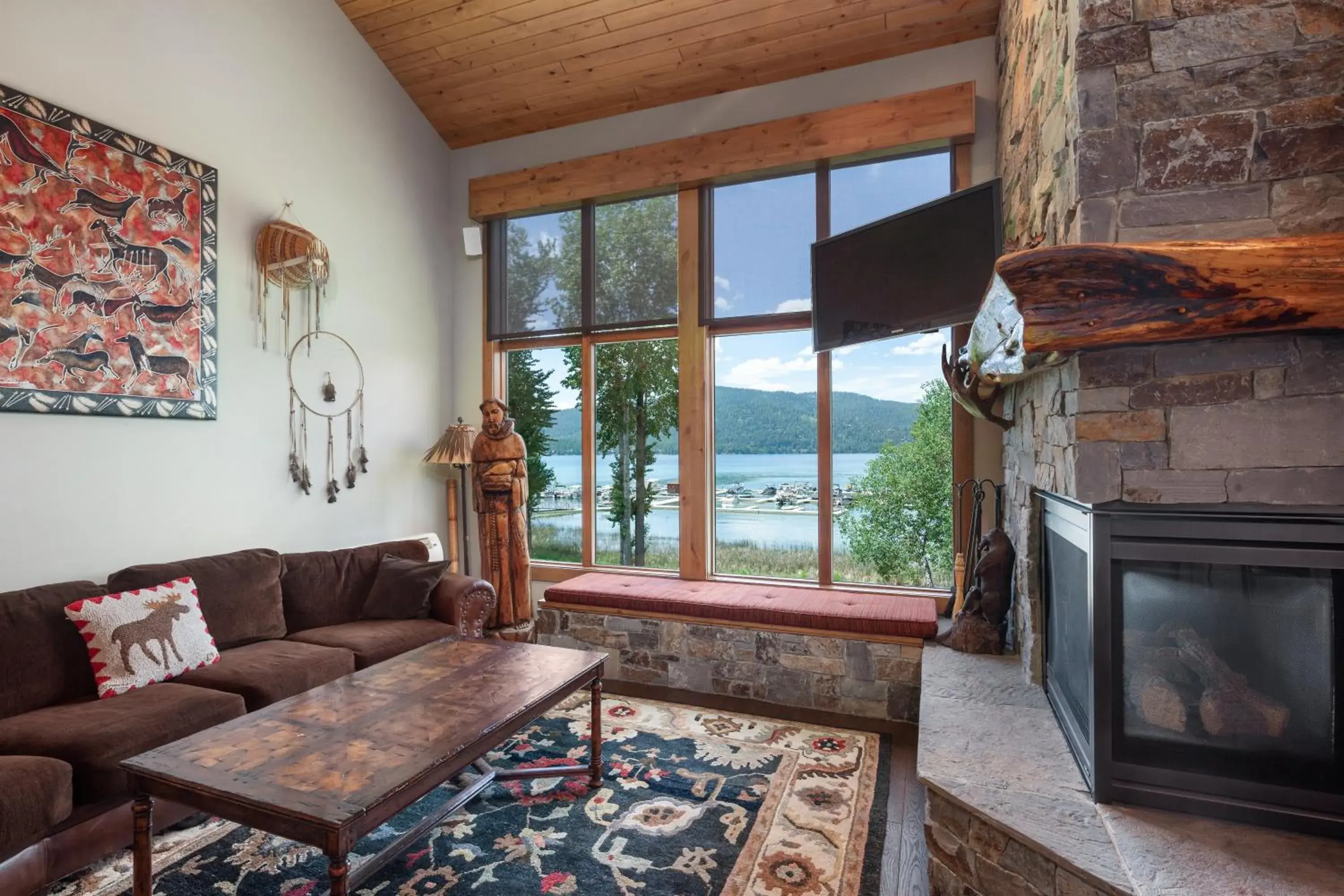 Apartment with Lake View in Lodge at Whitefish Lake Apartment with Lake View in Lodge at Whitefish Lake