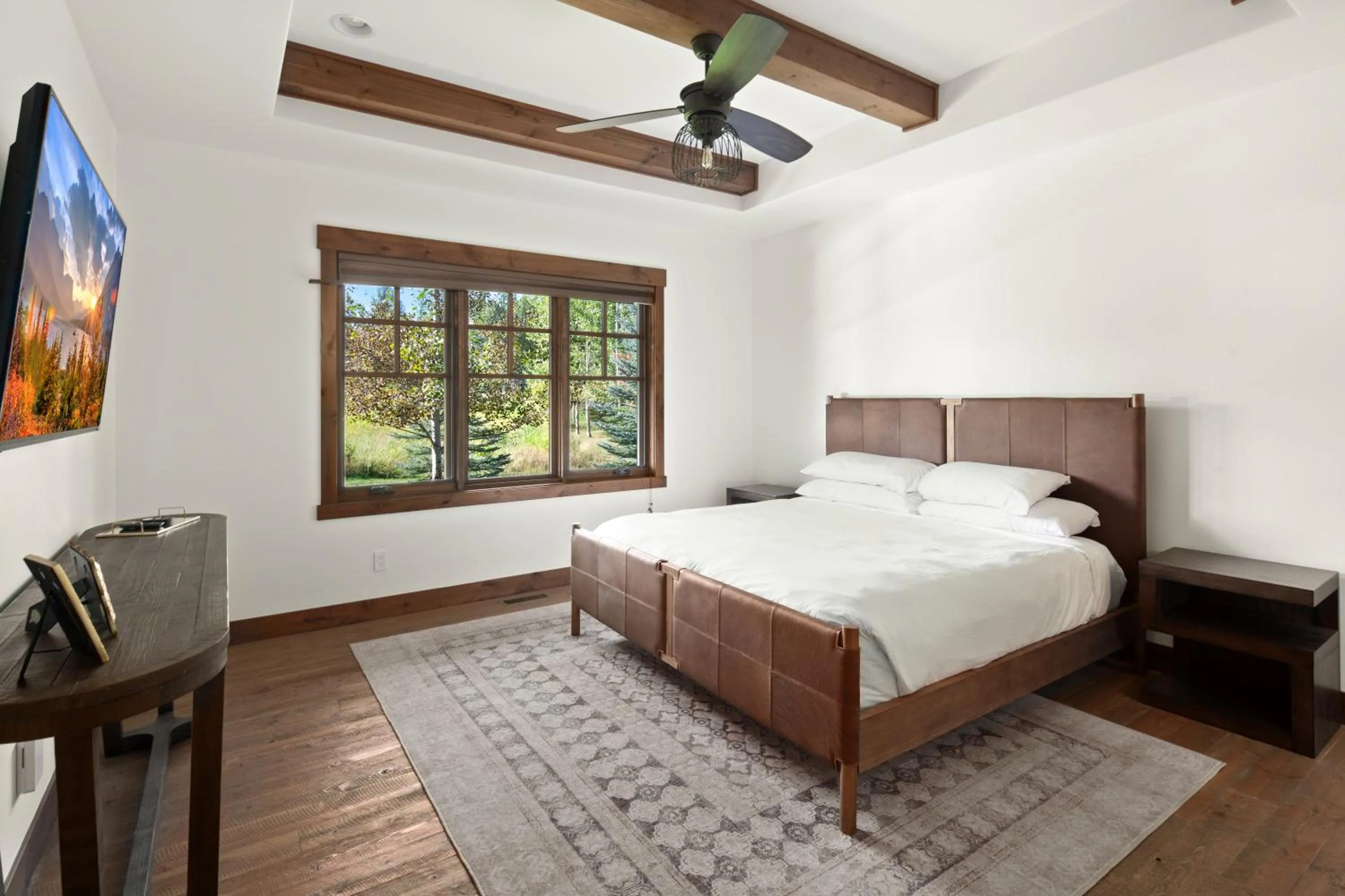 Bedroom, Bed in Lodge at Whitefish Lake