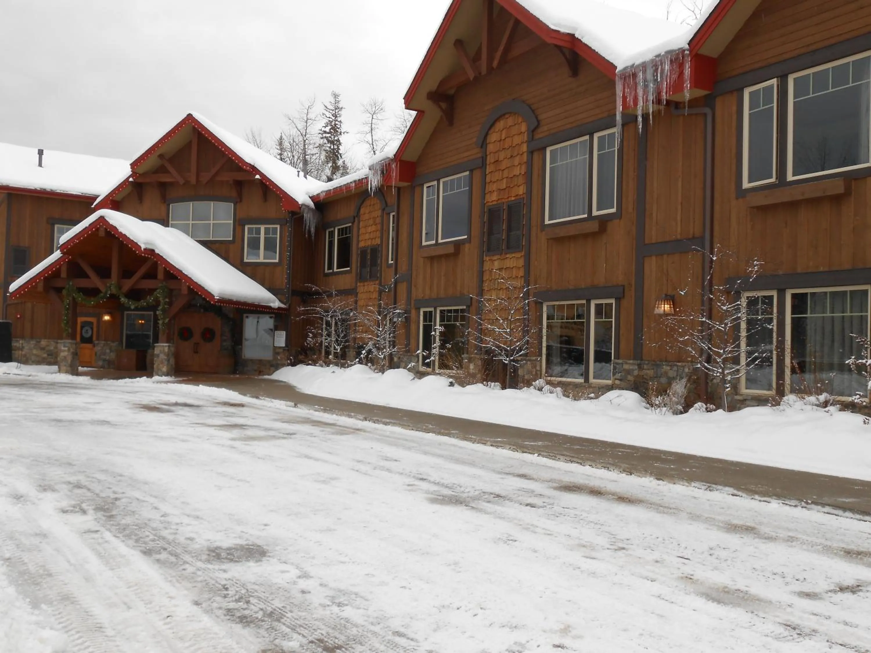 Facade/entrance in Lodge at Whitefish Lake