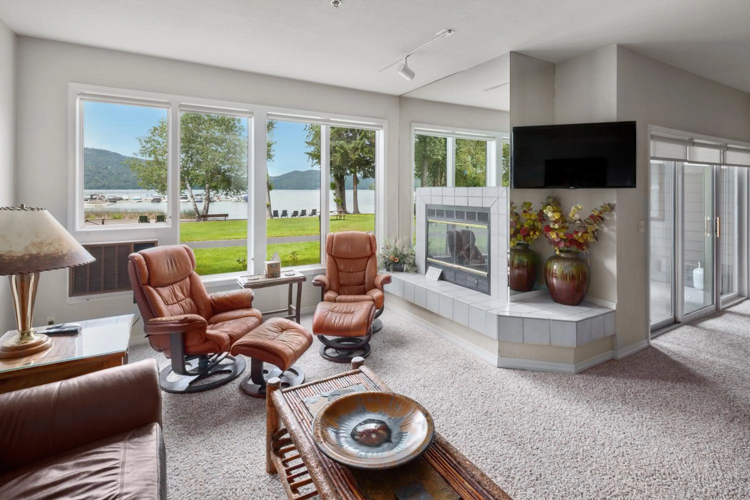 Living room in Lodge at Whitefish Lake