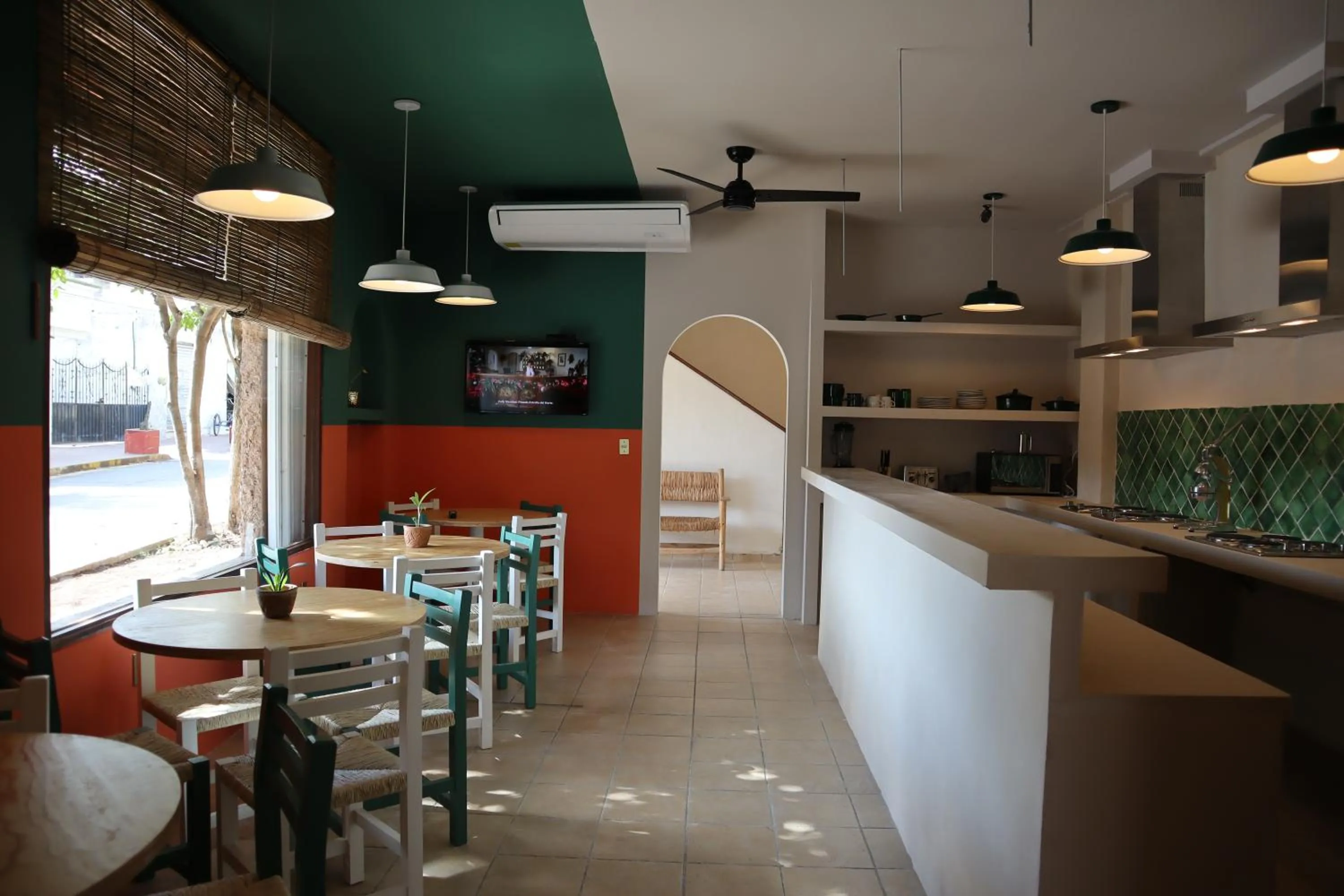 Communal lounge/ TV room in 3B Wellness Hotel & Hostel Adults Only