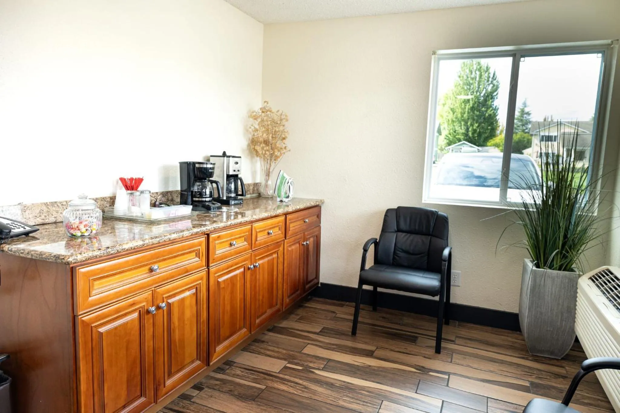 Breakfast in Sumner Motor Inn