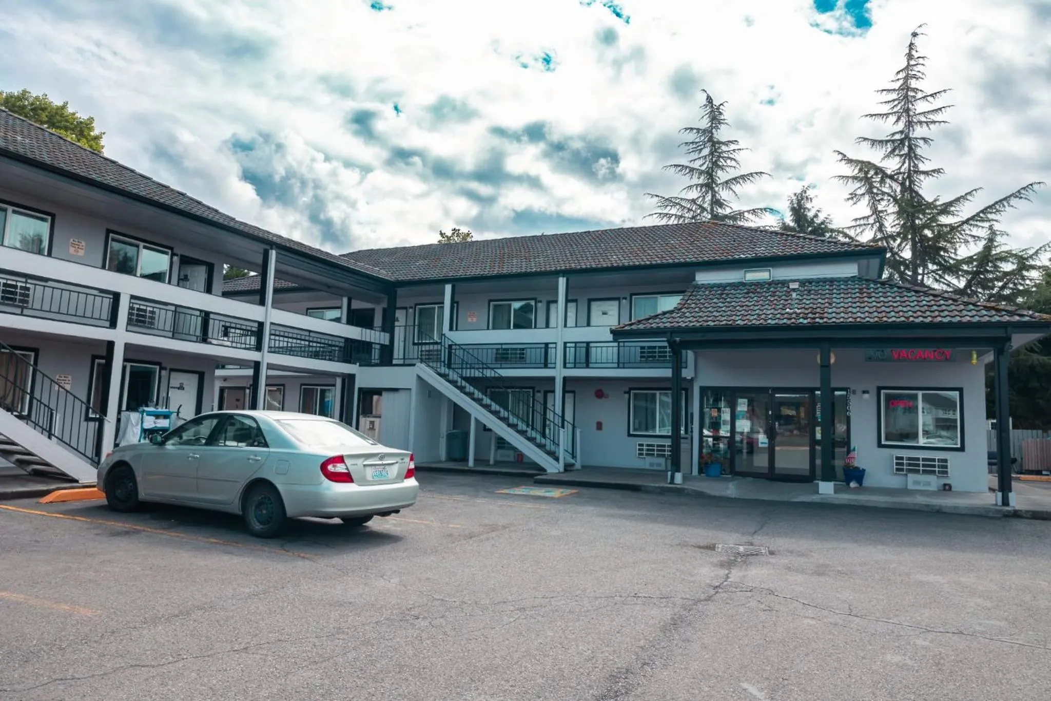 Property building in Sumner Motor Inn