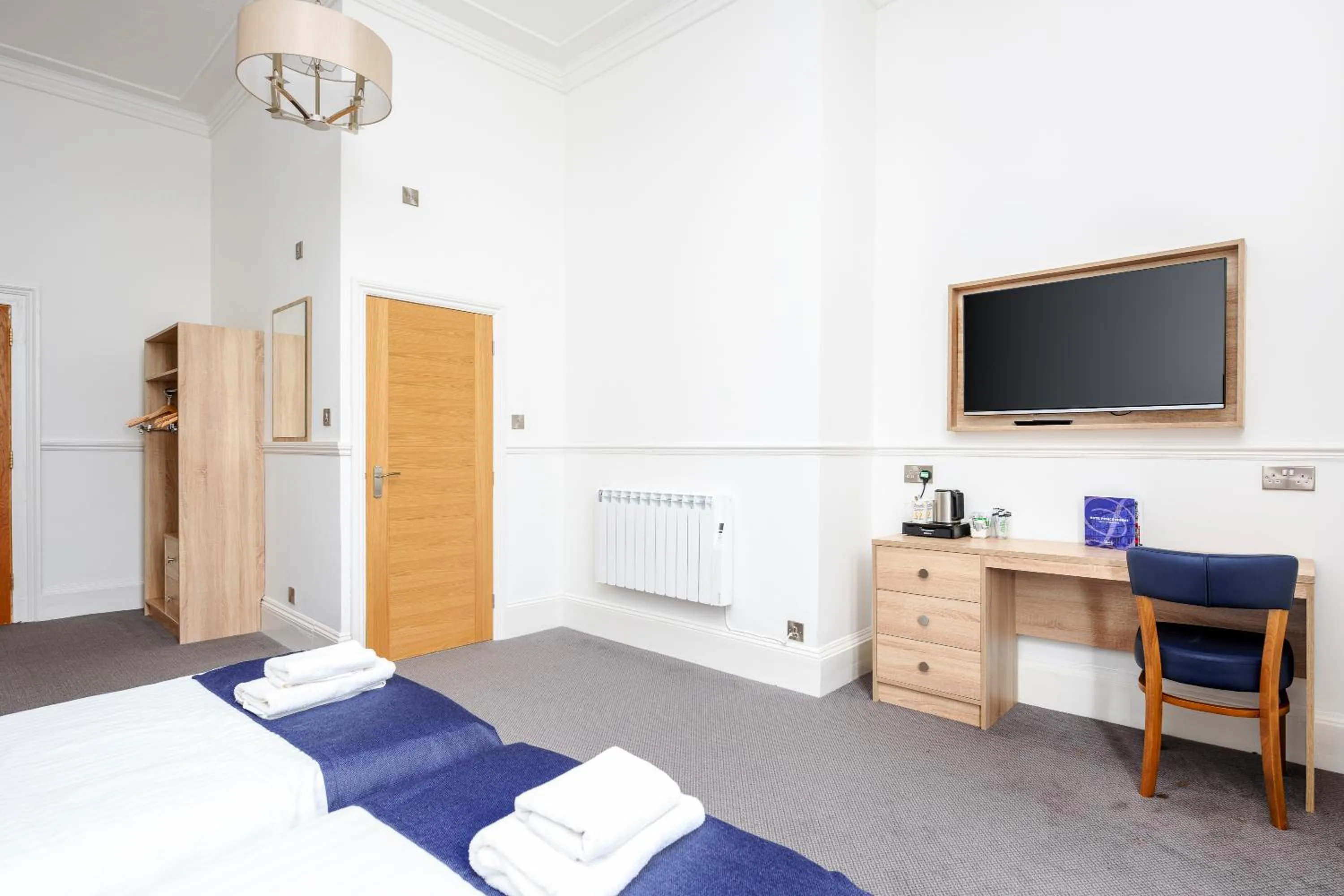 Bedroom, Bed in Hotel Prince Regent