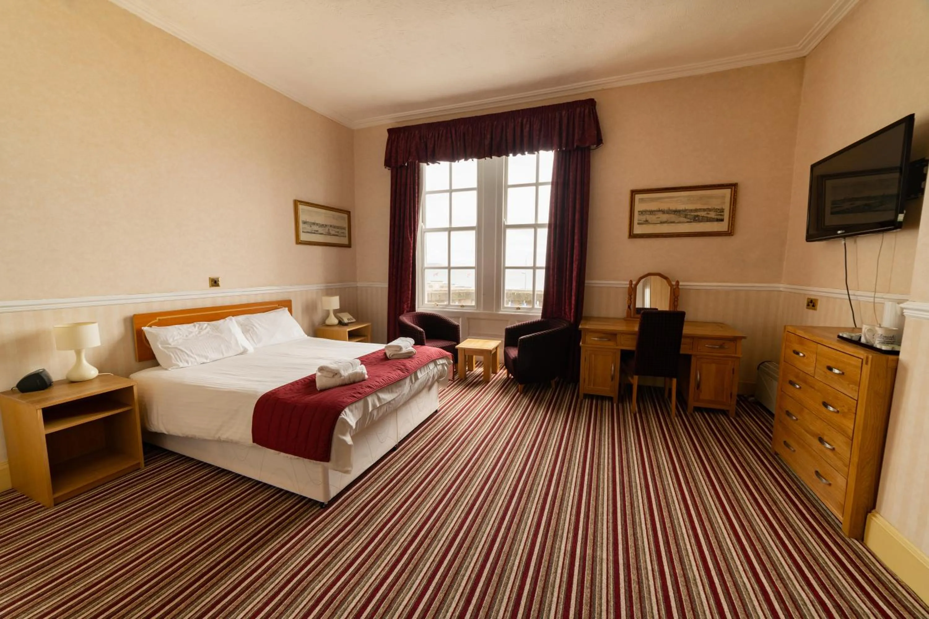 Photo of the whole room, Bed in Hotel Prince Regent