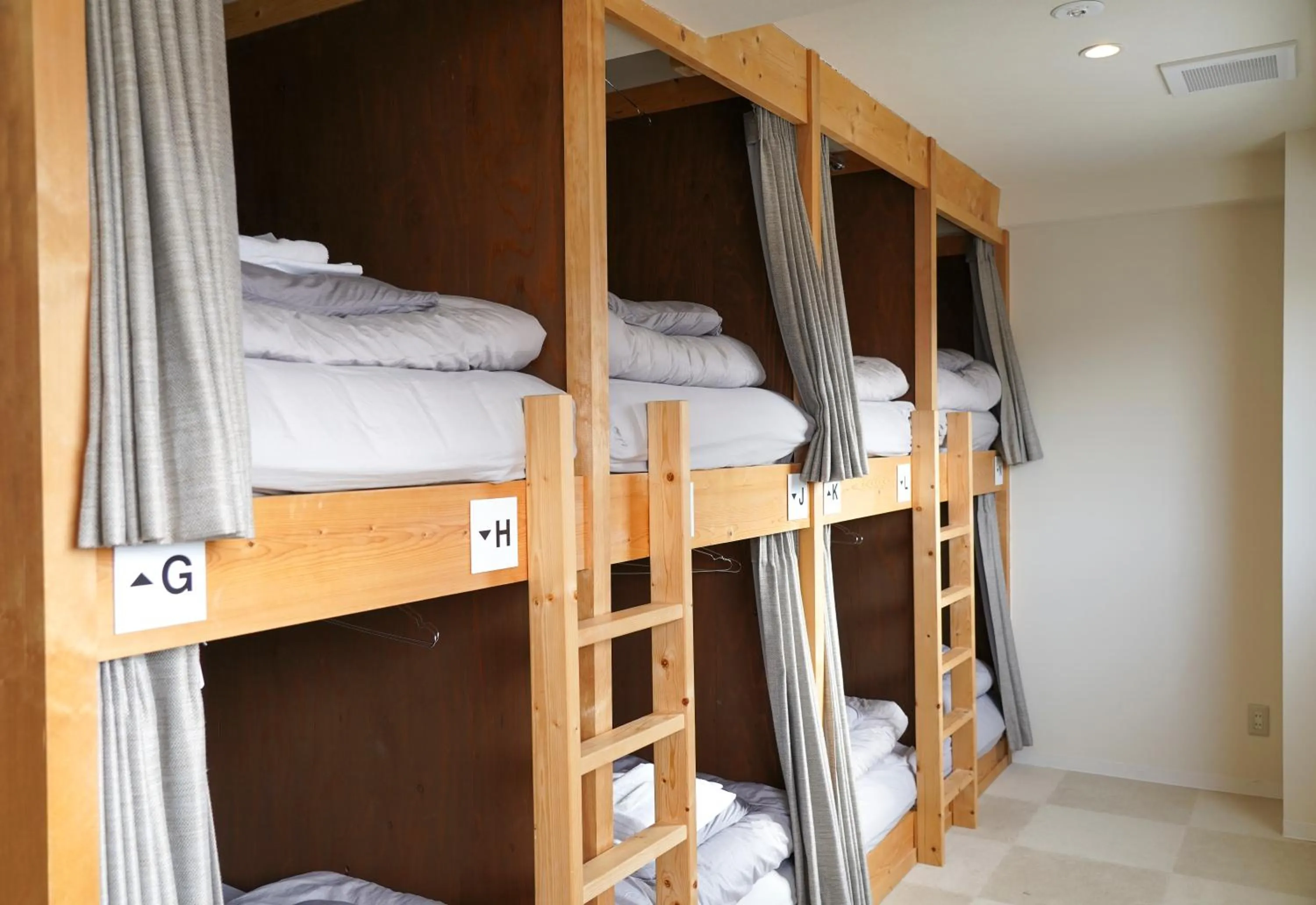 bunk bed, Bed in Smart Hotel Kutchan