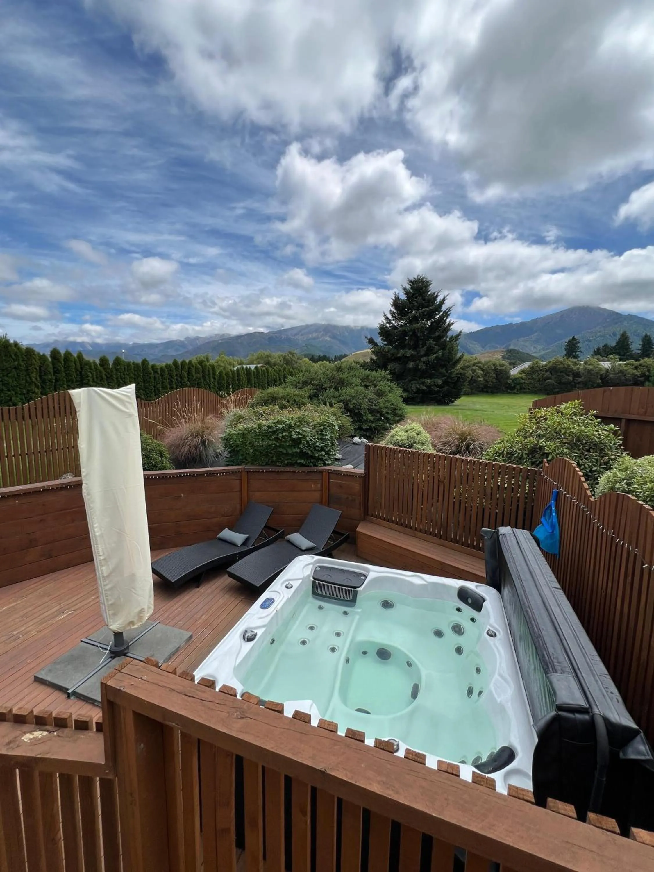 Natural landscape in Vibrant Living Retreat