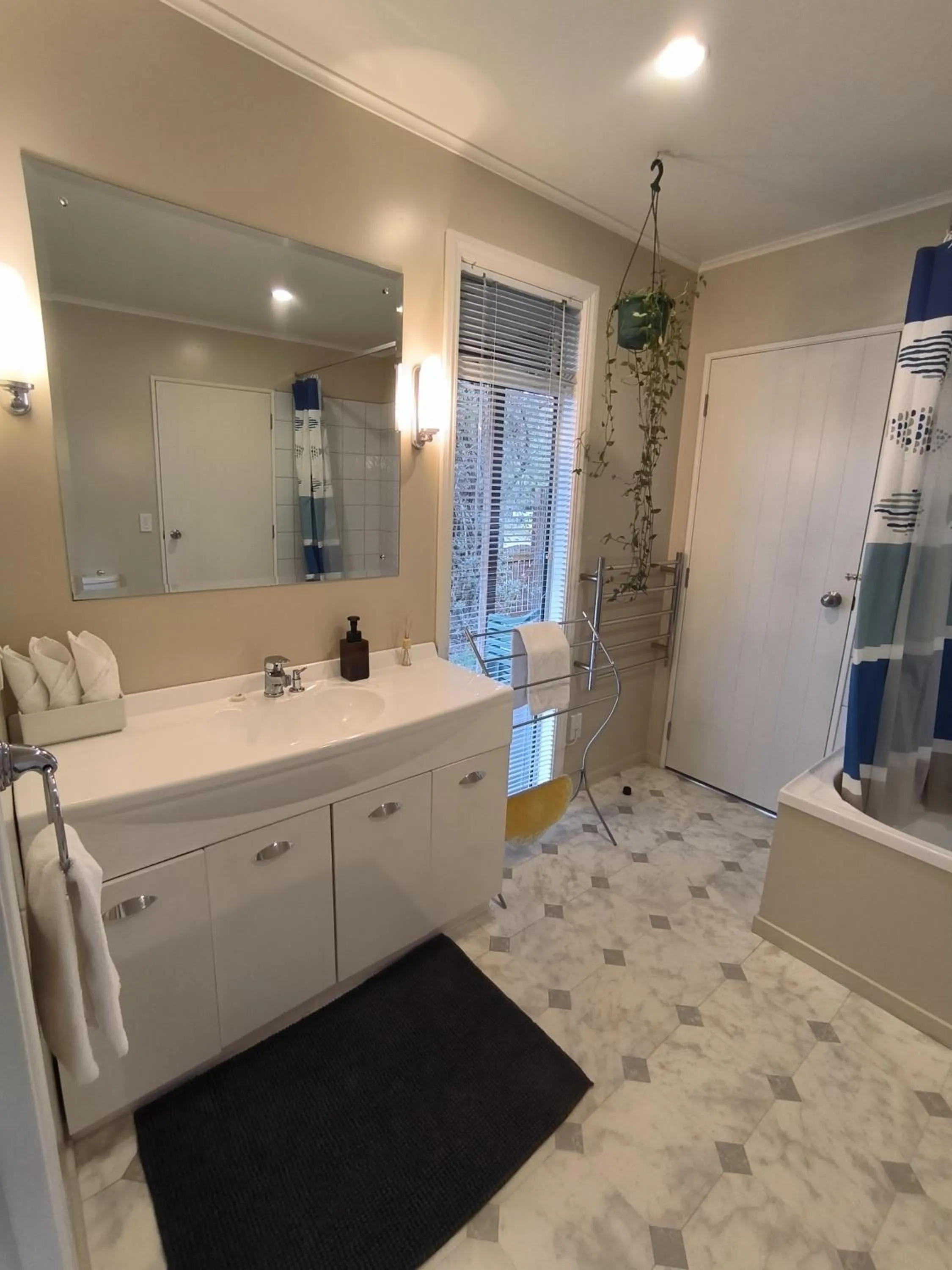 Shower in Vibrant Living Retreat