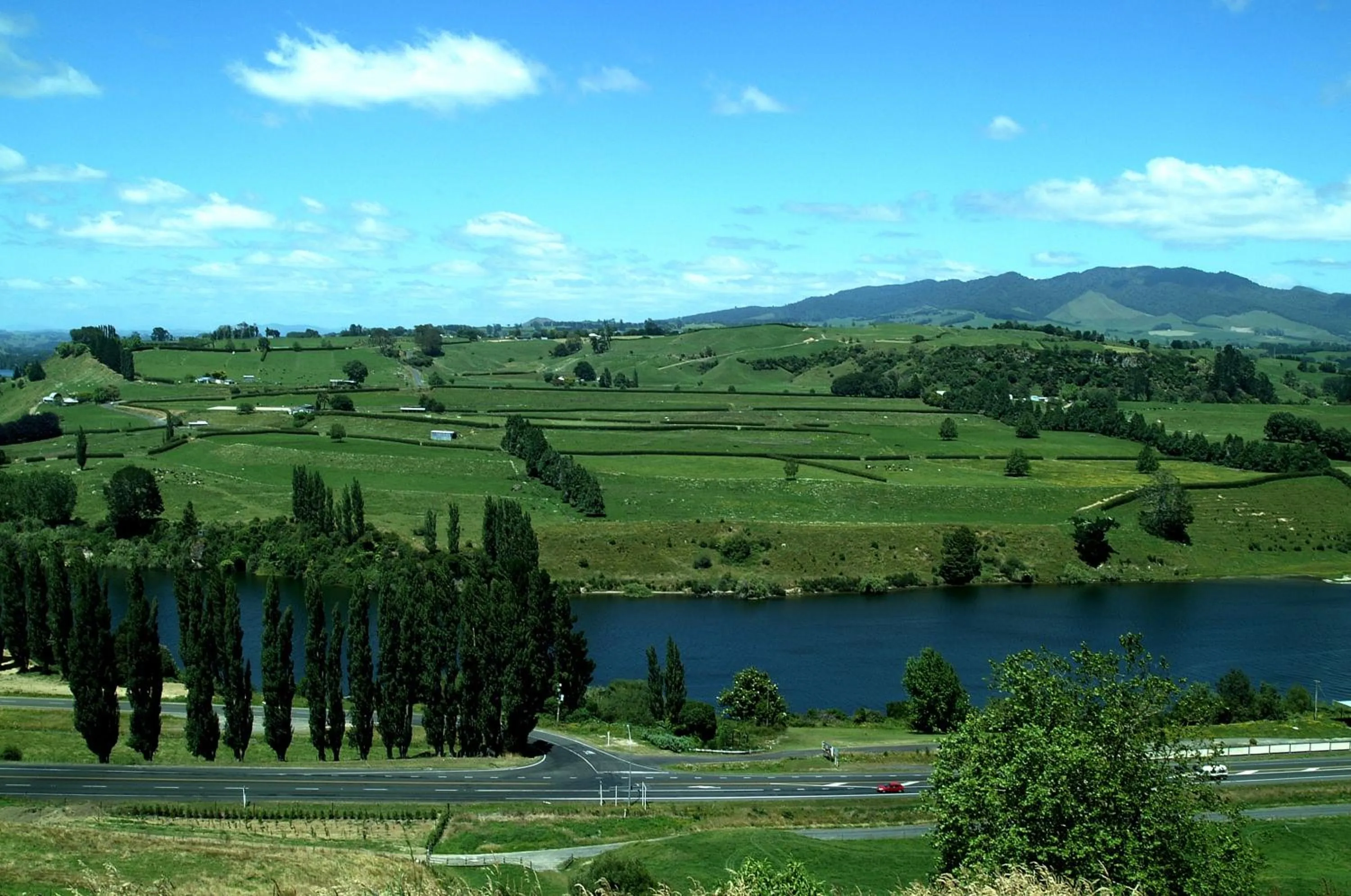 Mountain view in Lake Karapiro Lodge