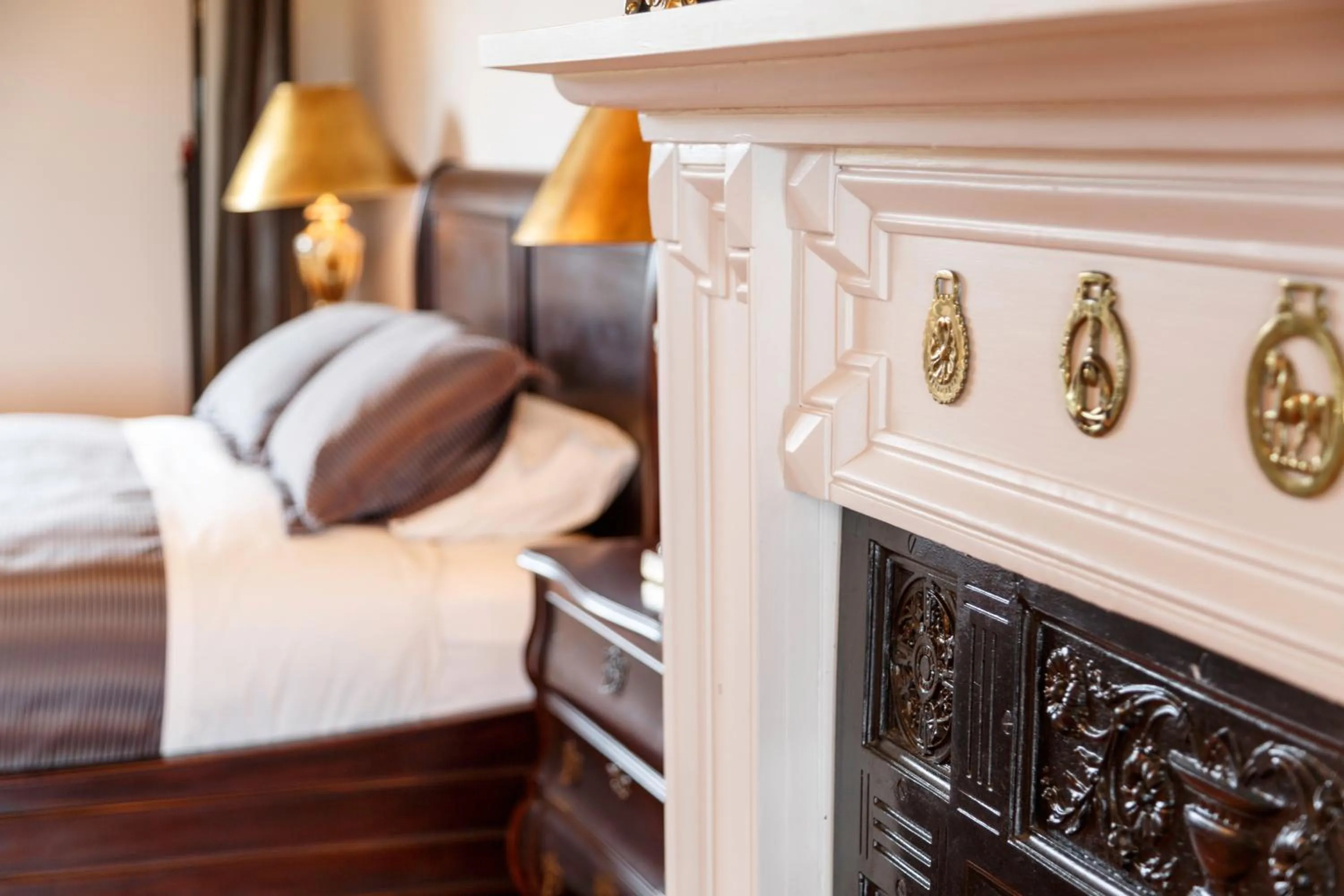 Decorative detail, Bed in Lake Karapiro Lodge