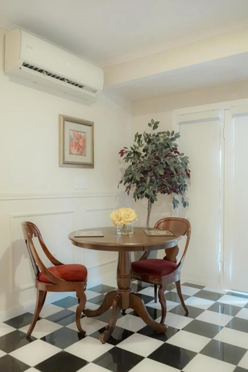 Dining area in La Villa de Adelina