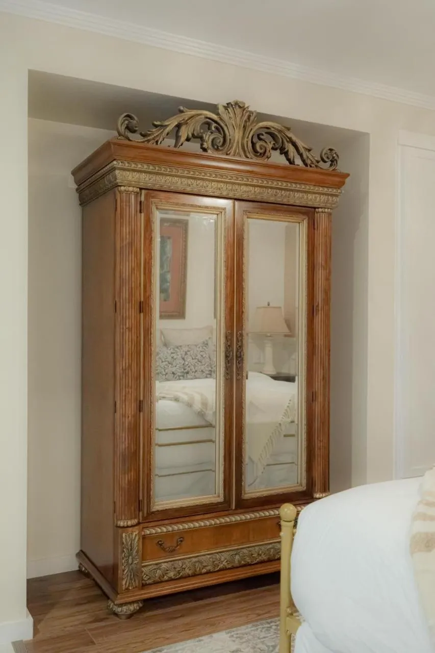 Photo of the whole room, Bed in La Villa de Adelina