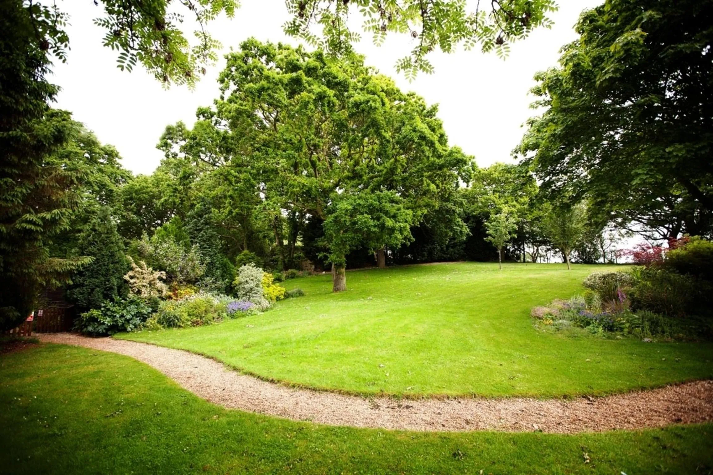 Garden in Wayford Bridge Inn Hotel