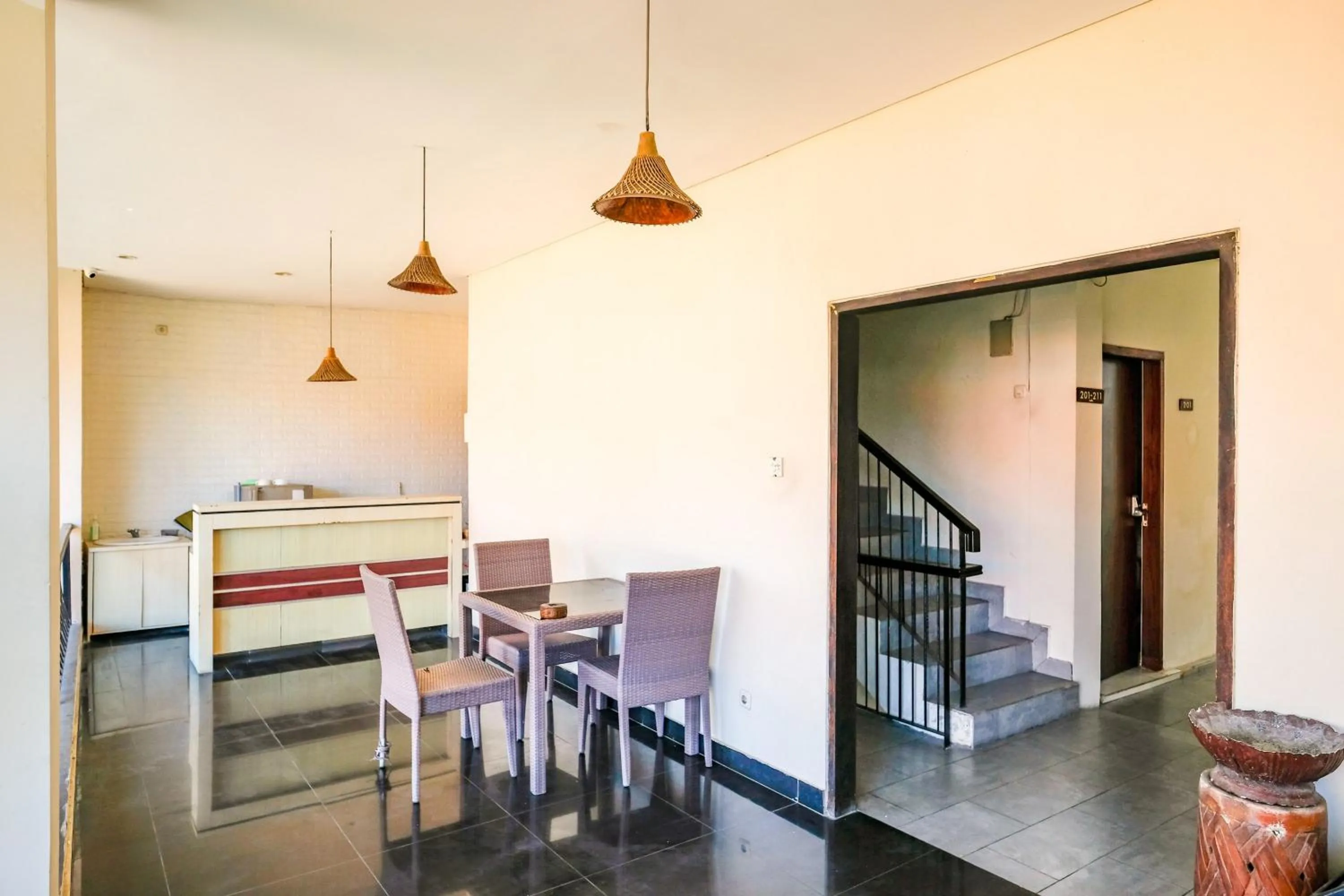 Seating area in RedDoorz near Legian Street