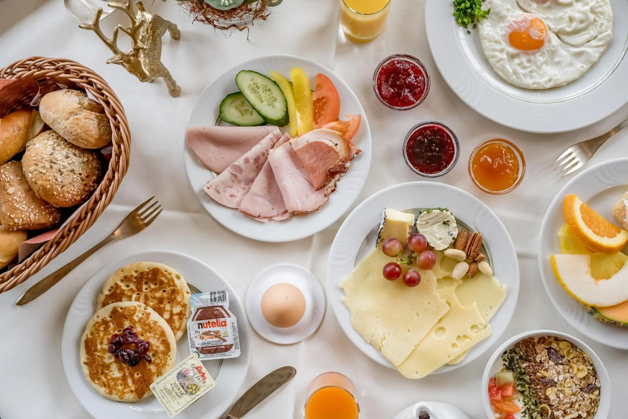 Breakfast in Wellness & Sporthotel Alpenhof