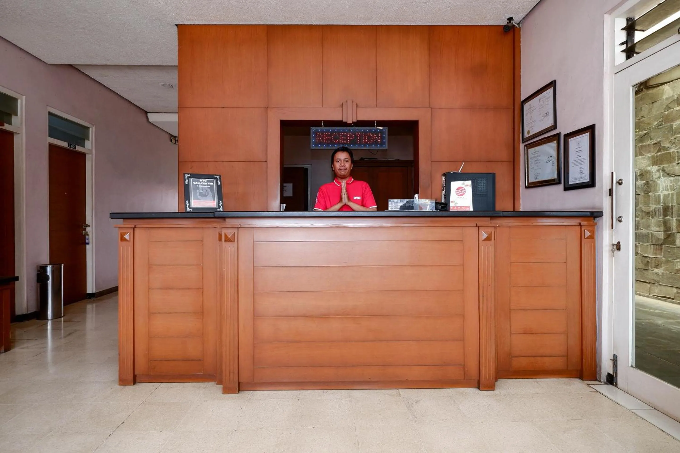 Lobby or reception in OYO 1843 Cahya Nirwana