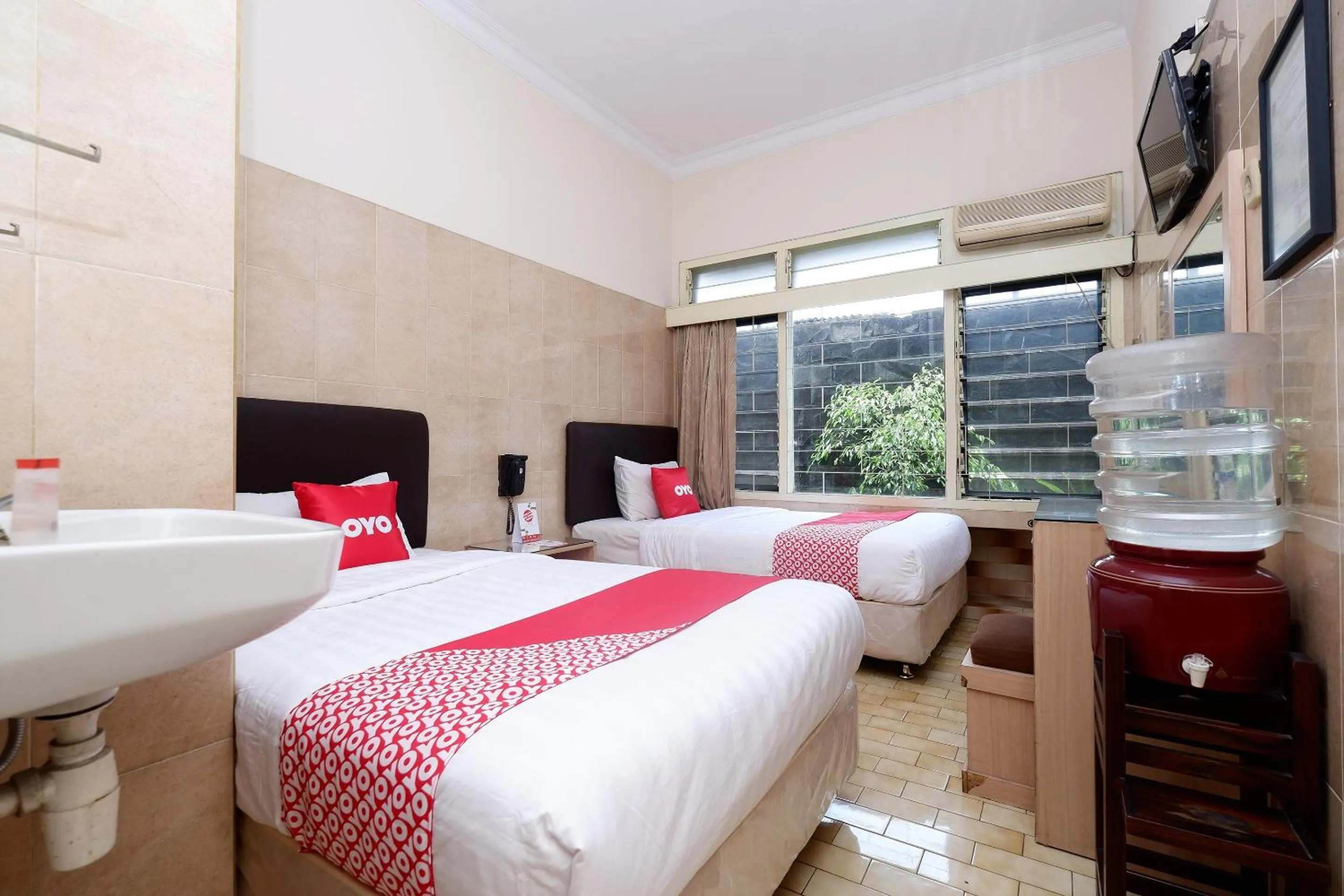 Bedroom in OYO 1843 Cahya Nirwana