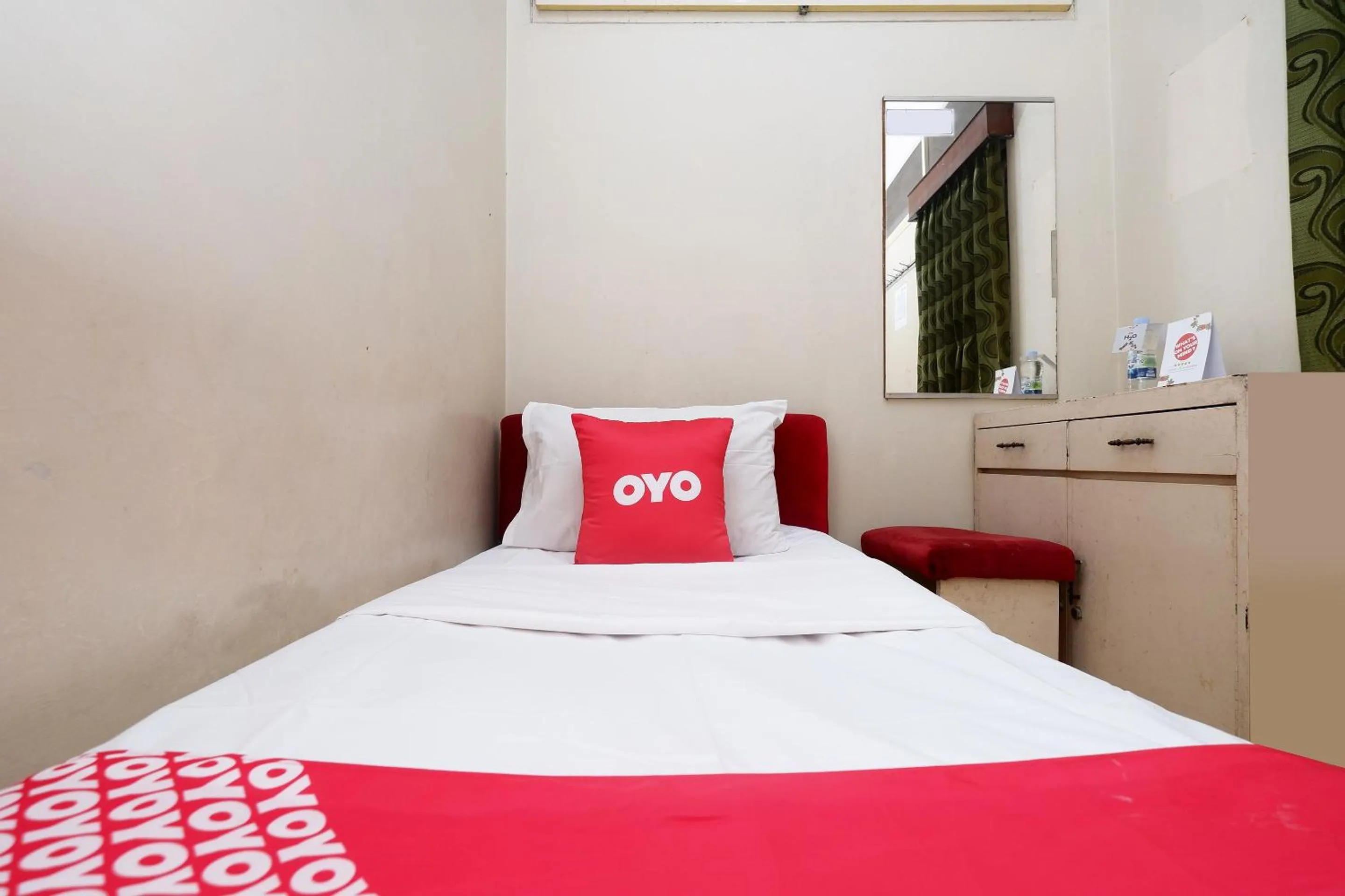 Bedroom in OYO 1843 Cahya Nirwana