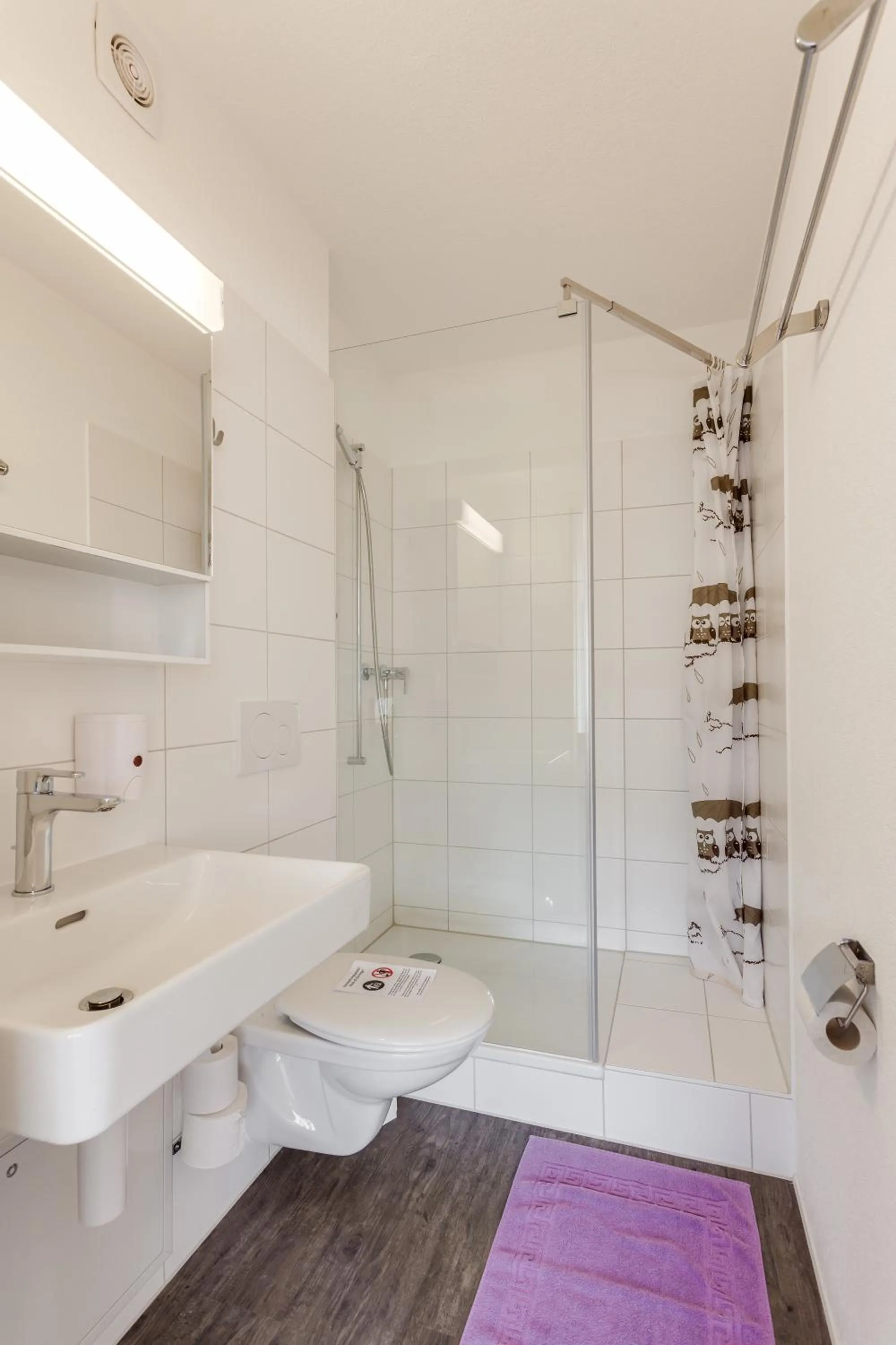 Bathroom in Anstatthotel Zug - app self-check-in