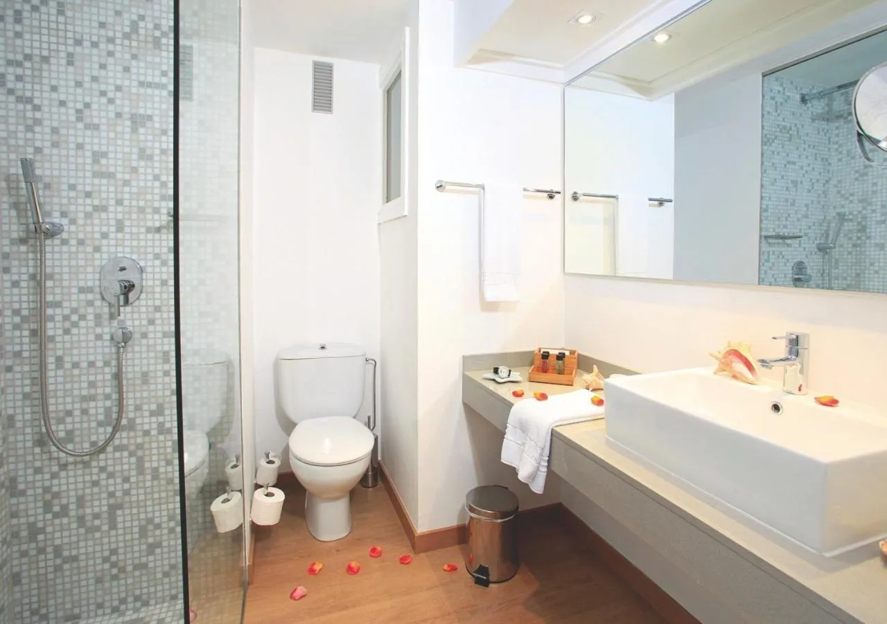 Shower in Apartamentos Bellamar