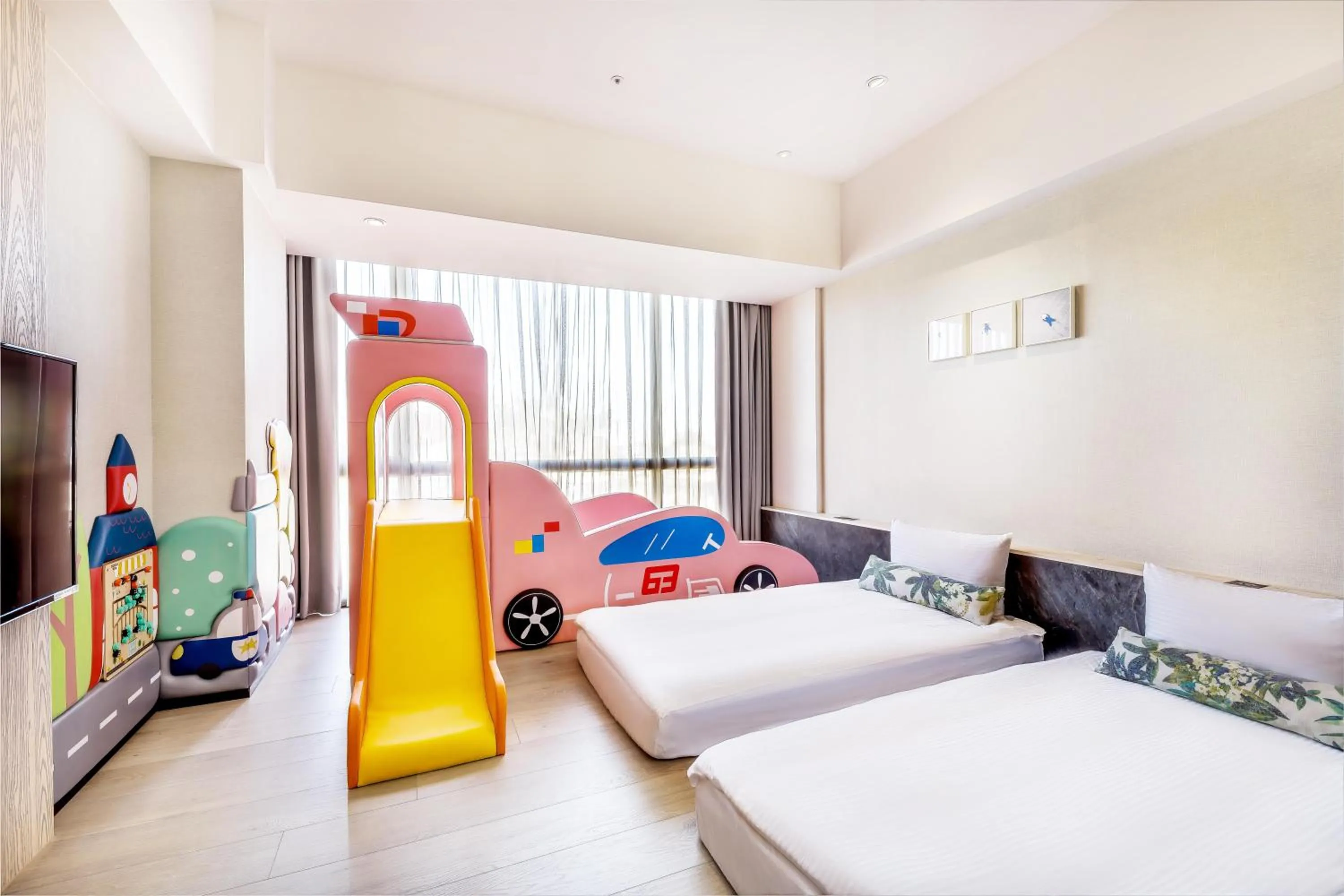 Decorative detail, Bed in Hsin Hotel