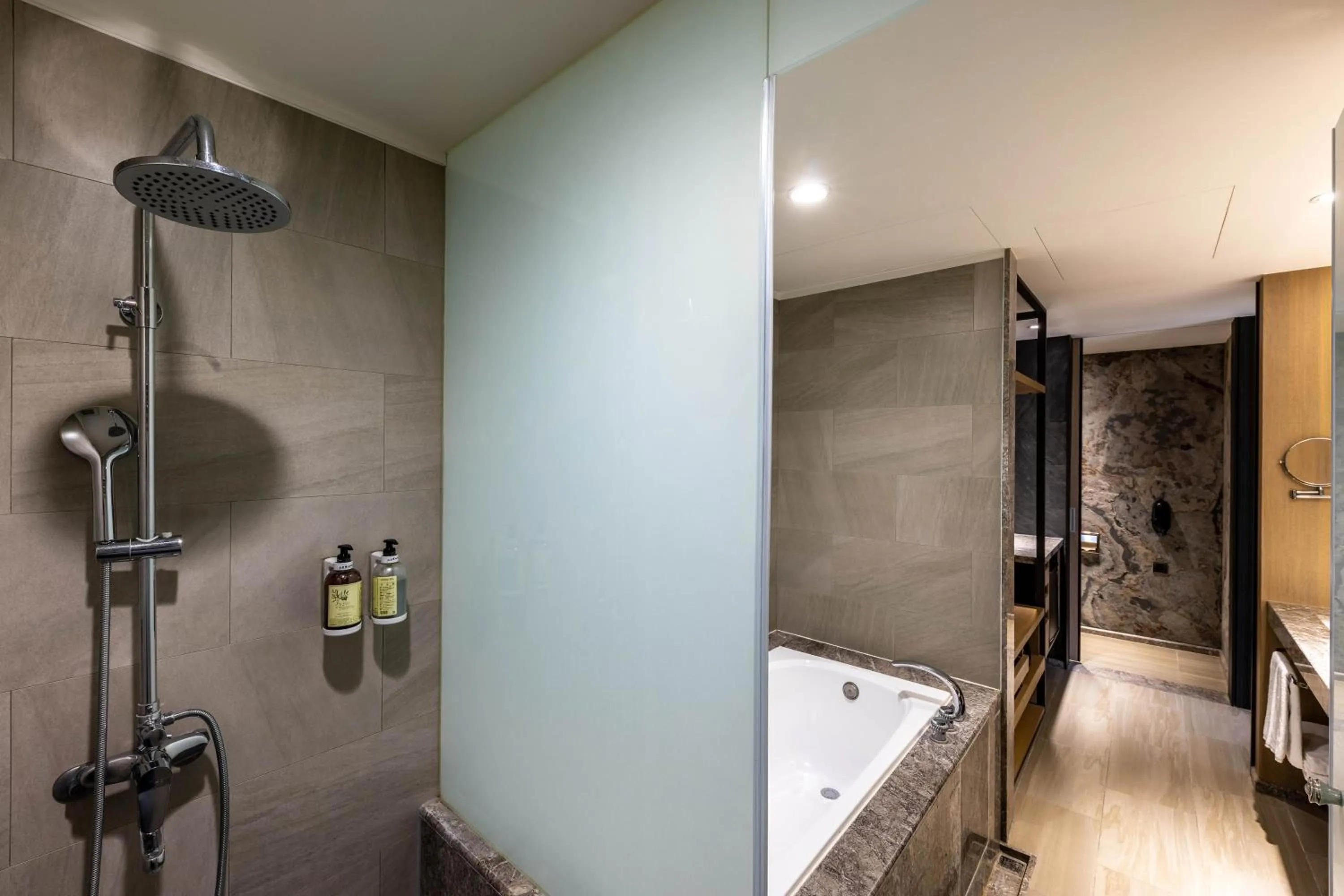 Shower in Hsin Hotel