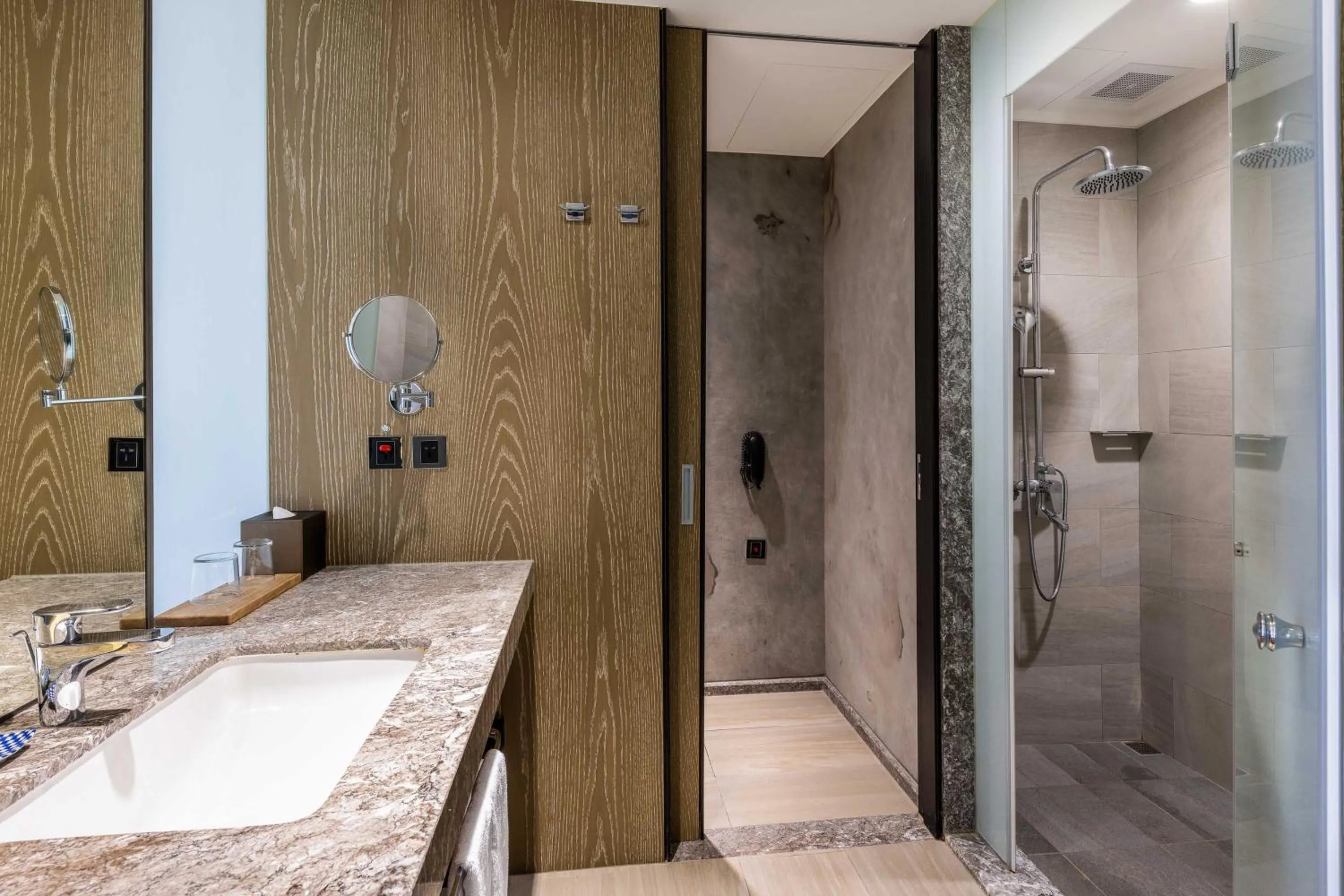 Shower in Hsin Hotel