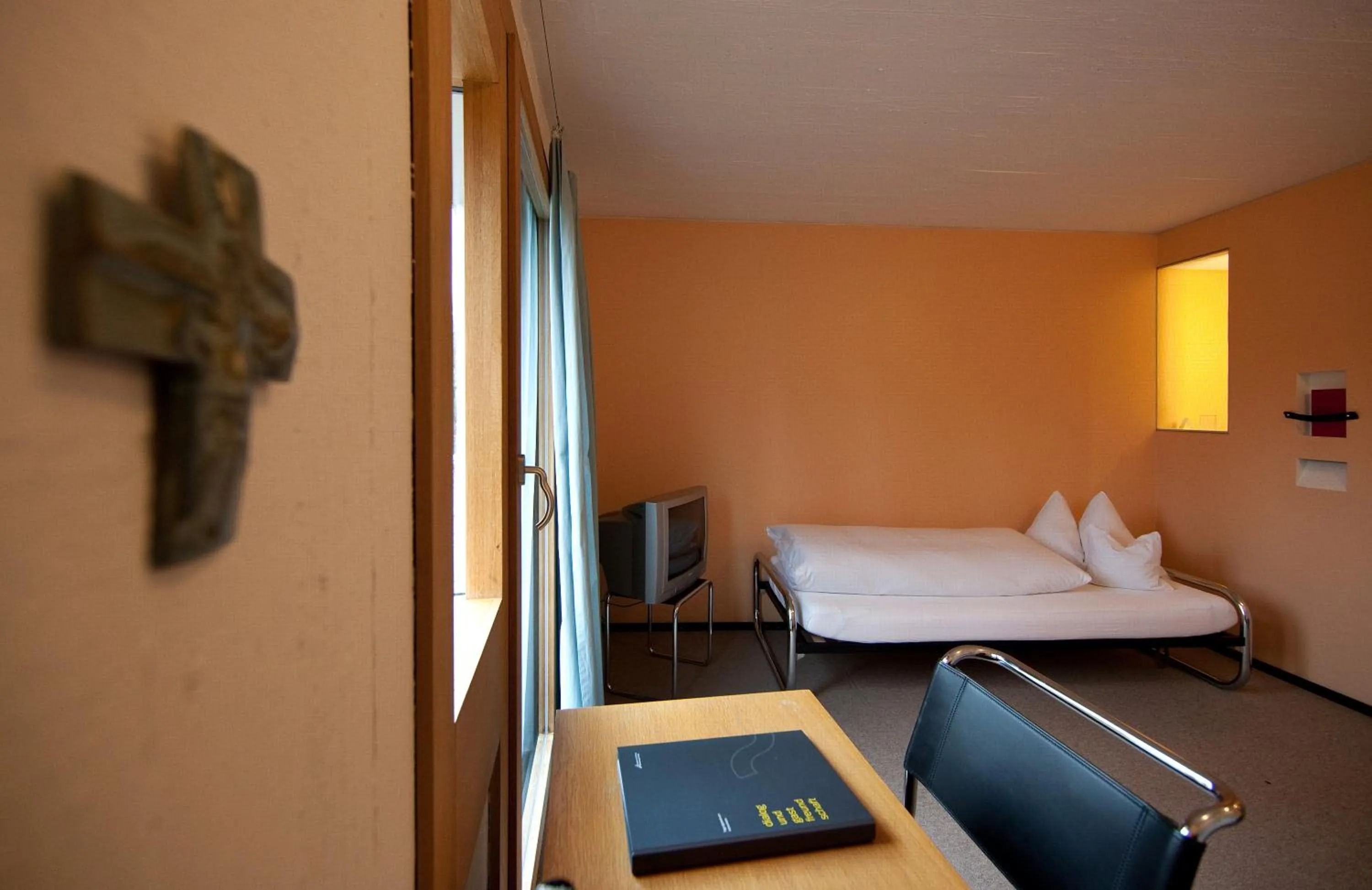 Photo of the whole room, Bed in Akademie der Dioezese