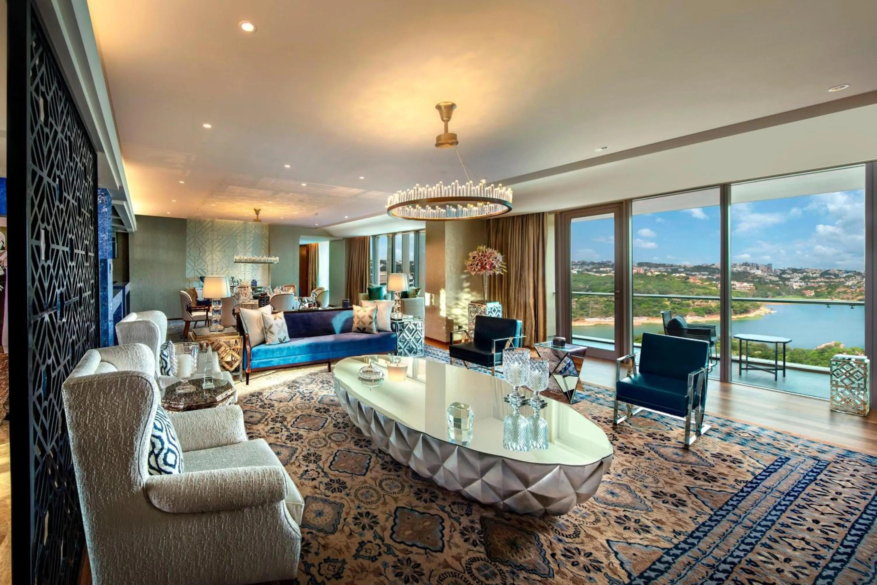 Living room in ITC Kohenur, a Luxury Collection Hotel, Hyderabad