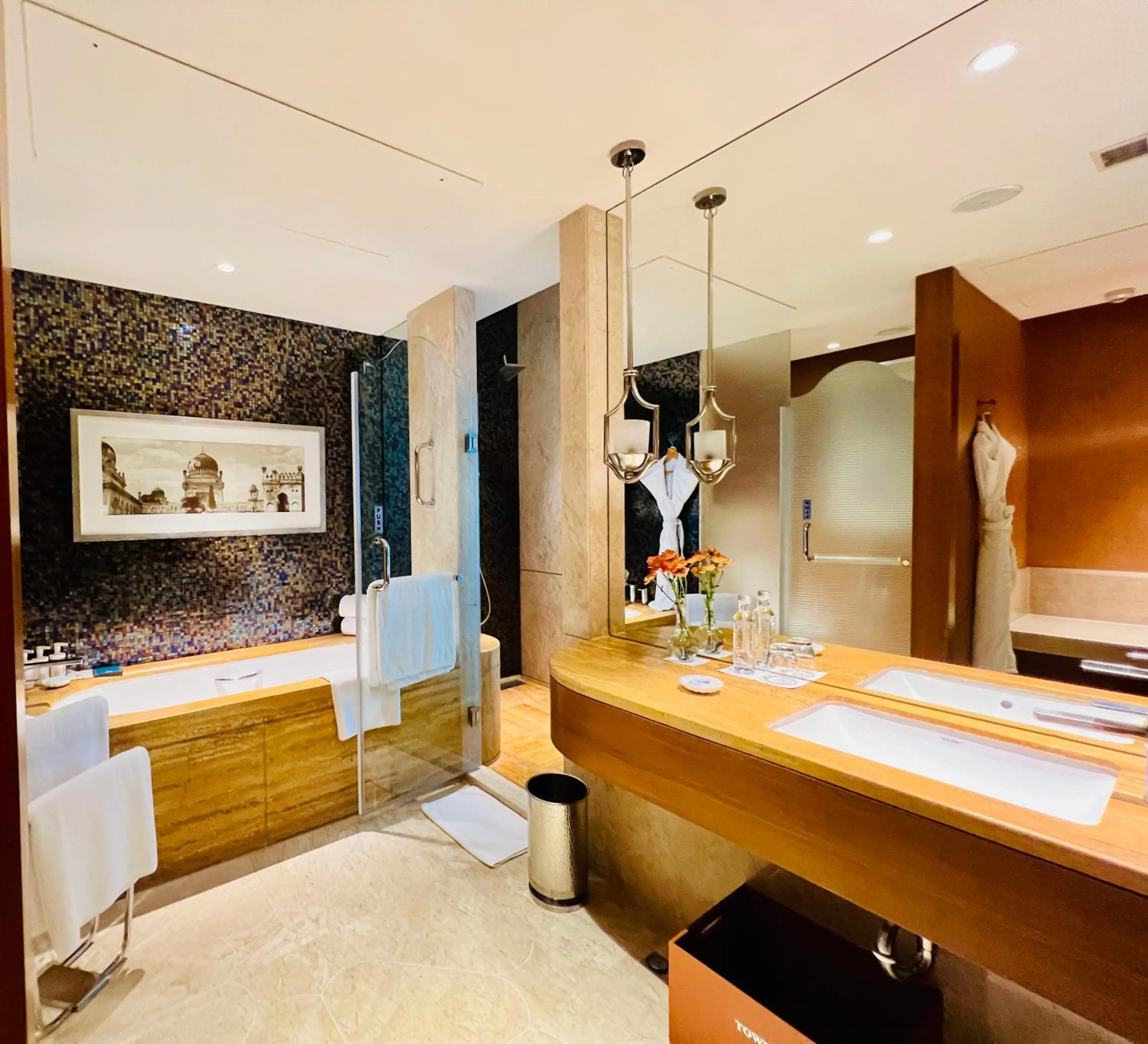 Bathroom in ITC Kohenur, a Luxury Collection Hotel, Hyderabad