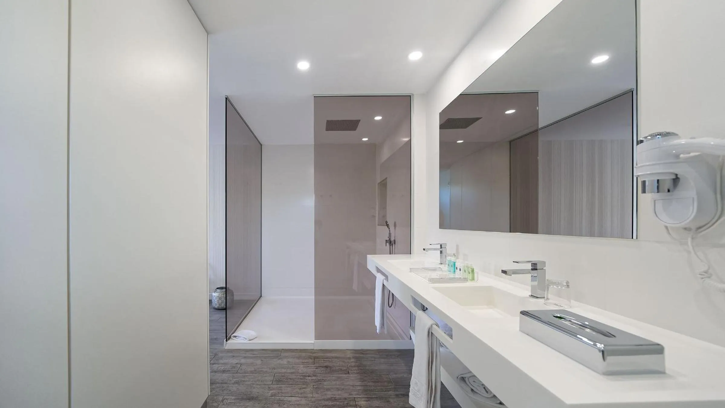 Seven Hotel & Wellness - Gay Men Only