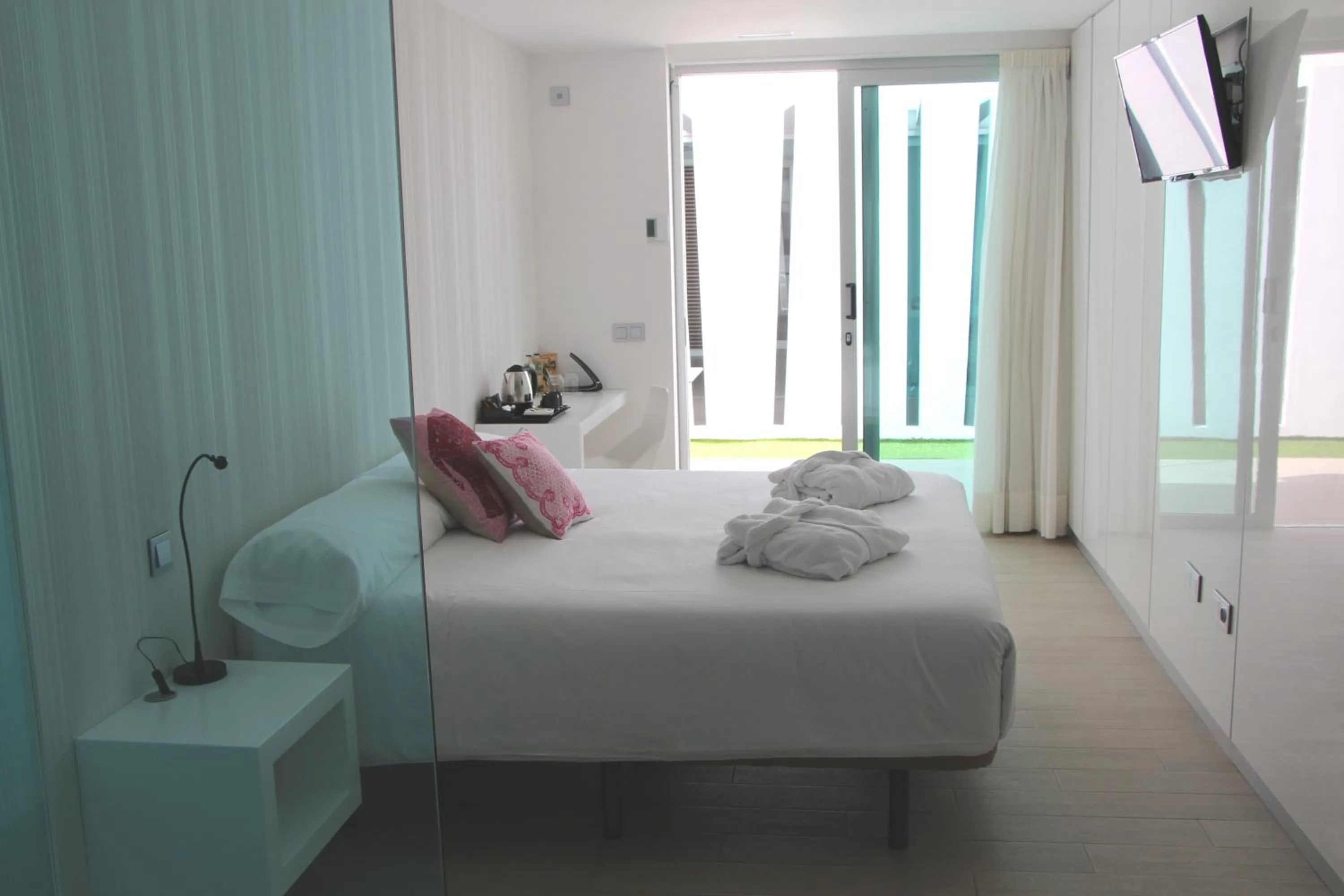 Photo of the whole room, Bed in Seven Hotel & Wellness - Gay Men Only