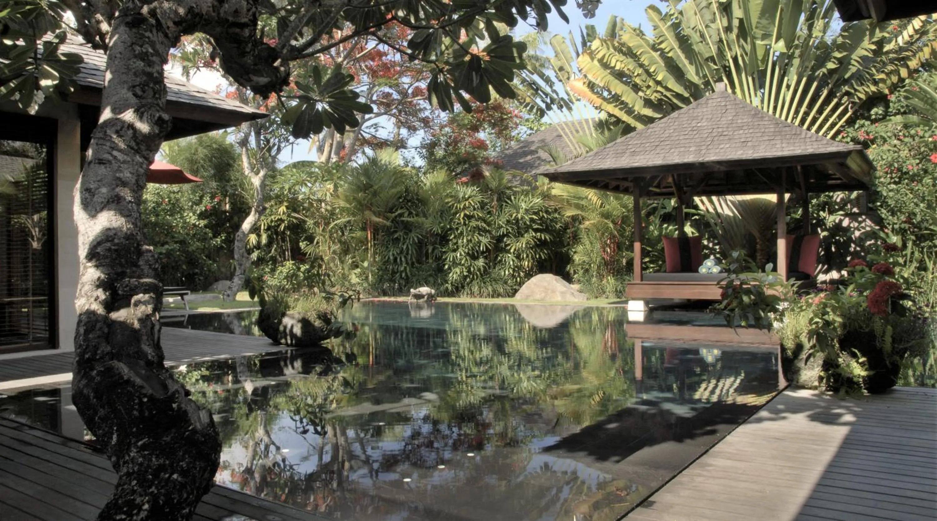 Swimming pool in JEstate villas & guest houses - Jimbaran