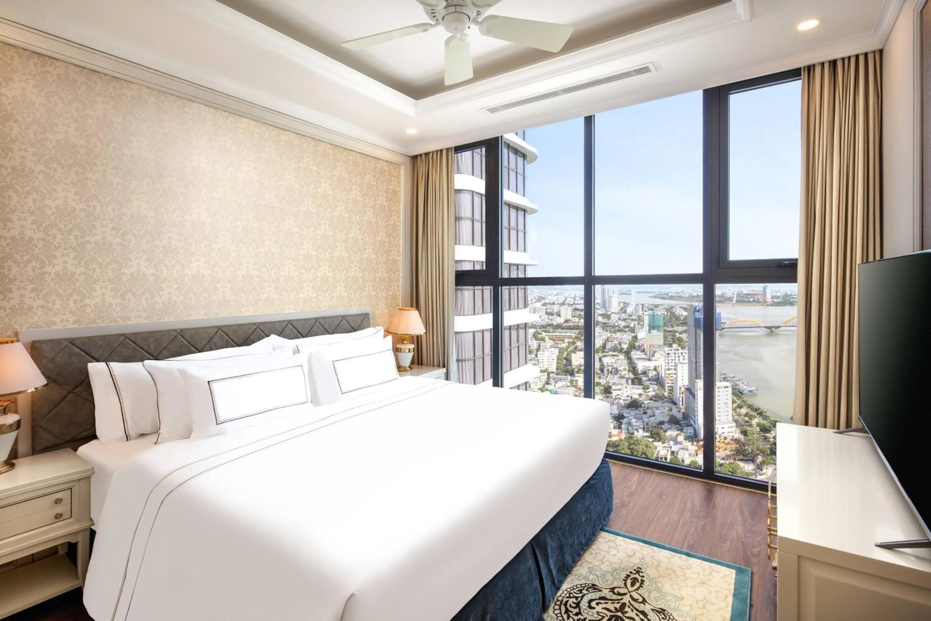 Bed in Meliá Vinpearl Danang Riverfront