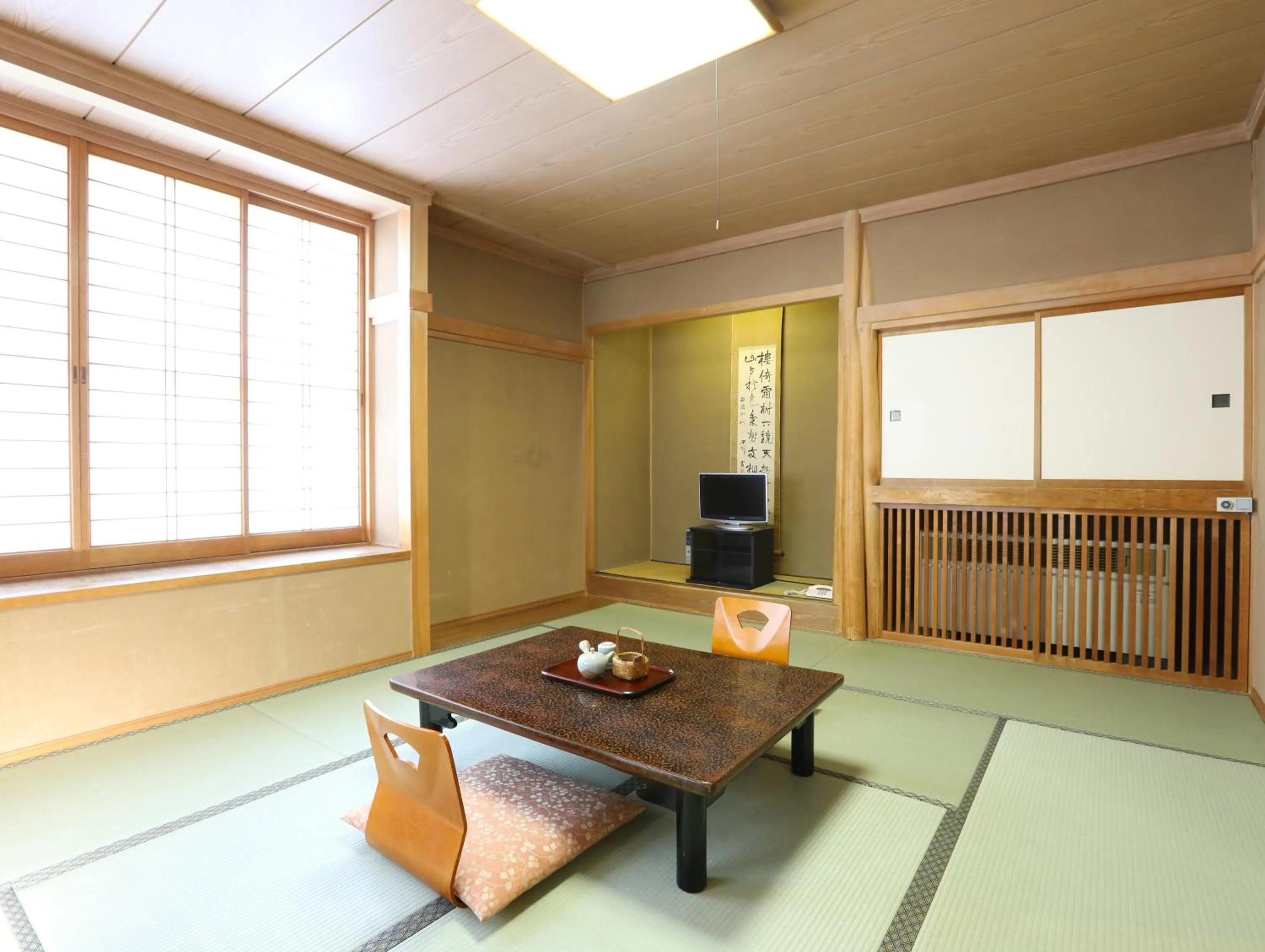 Photo of the whole room in Asahikan