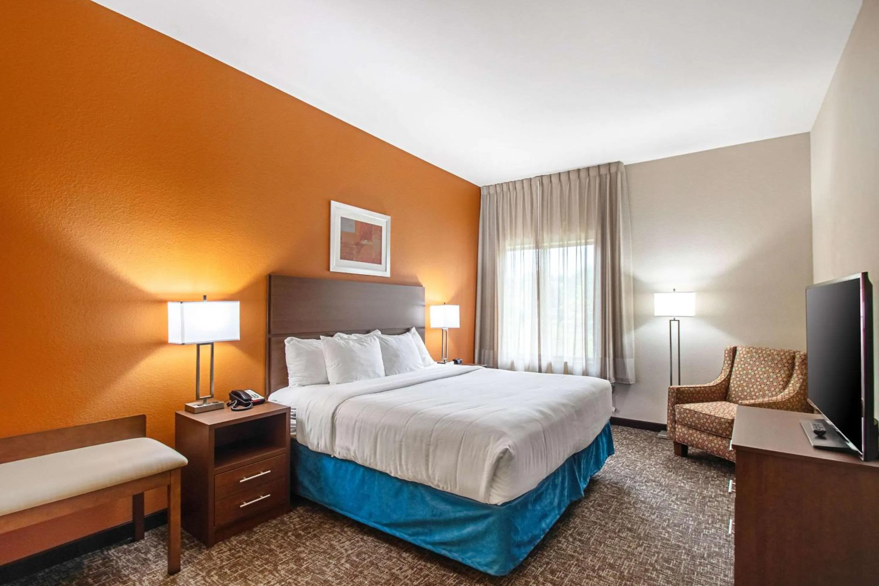 Bedroom, Bed in MainStay Suites Madison - Monona