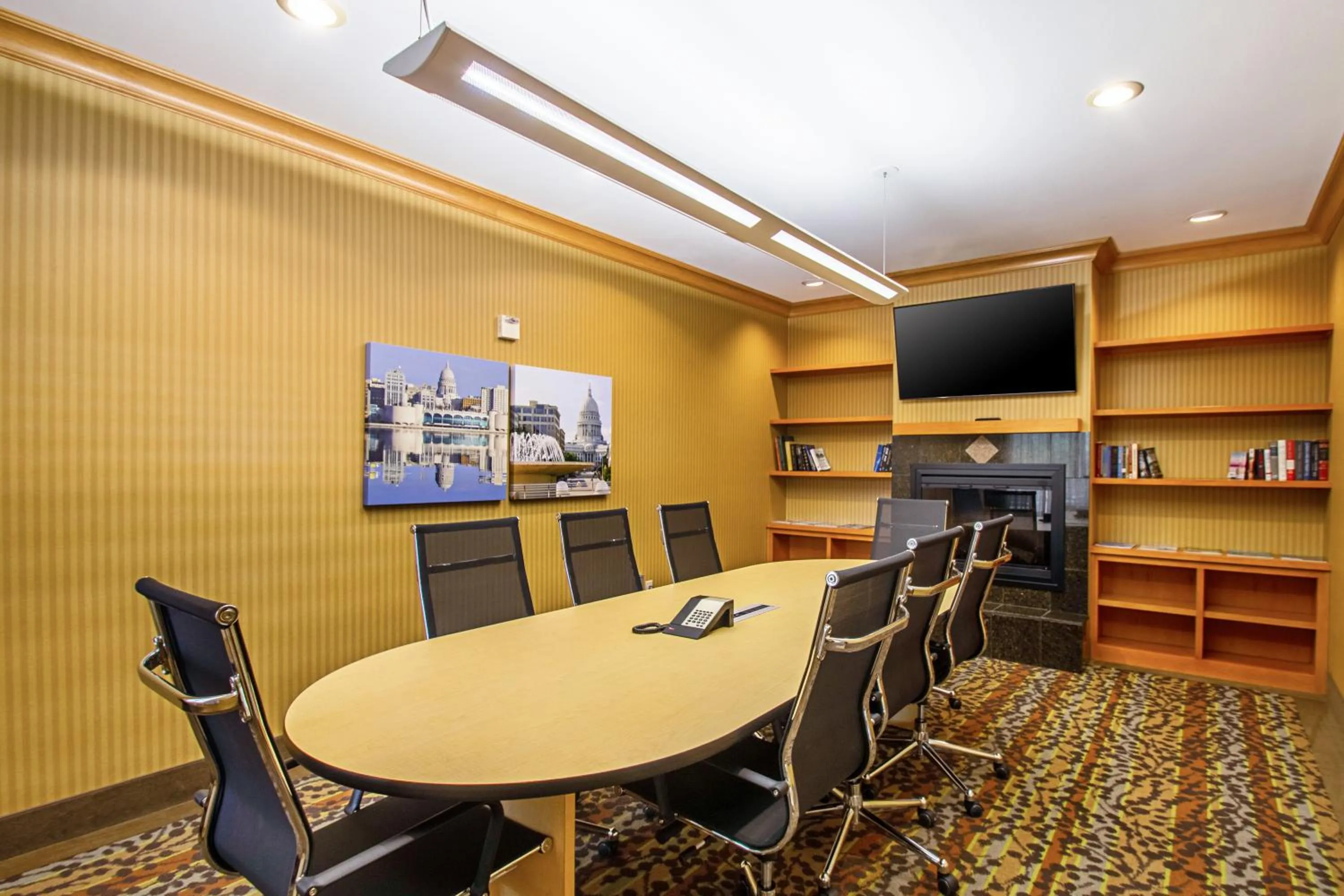 Meeting/conference room in MainStay Suites Madison - Monona