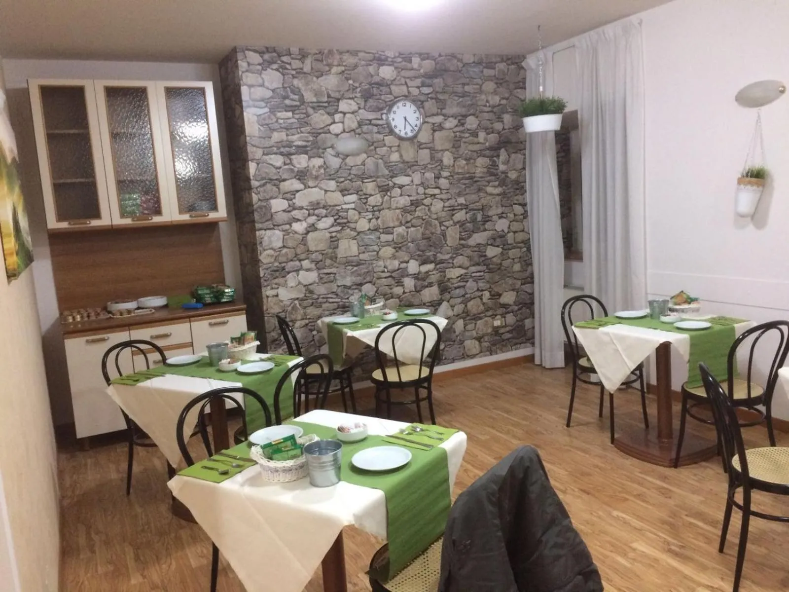 Food and drinks in Hotel 2000