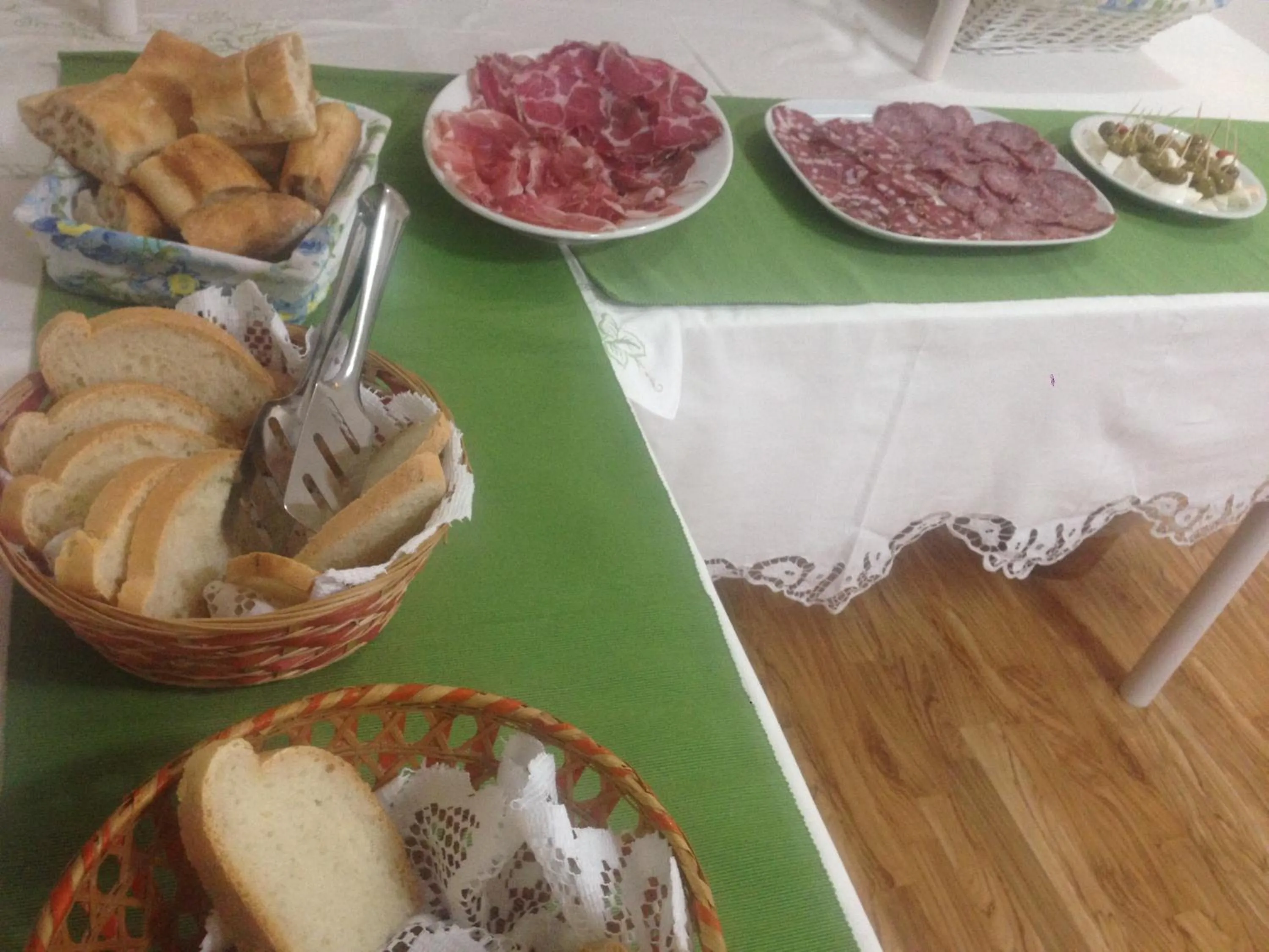 Food and drinks in Hotel 2000