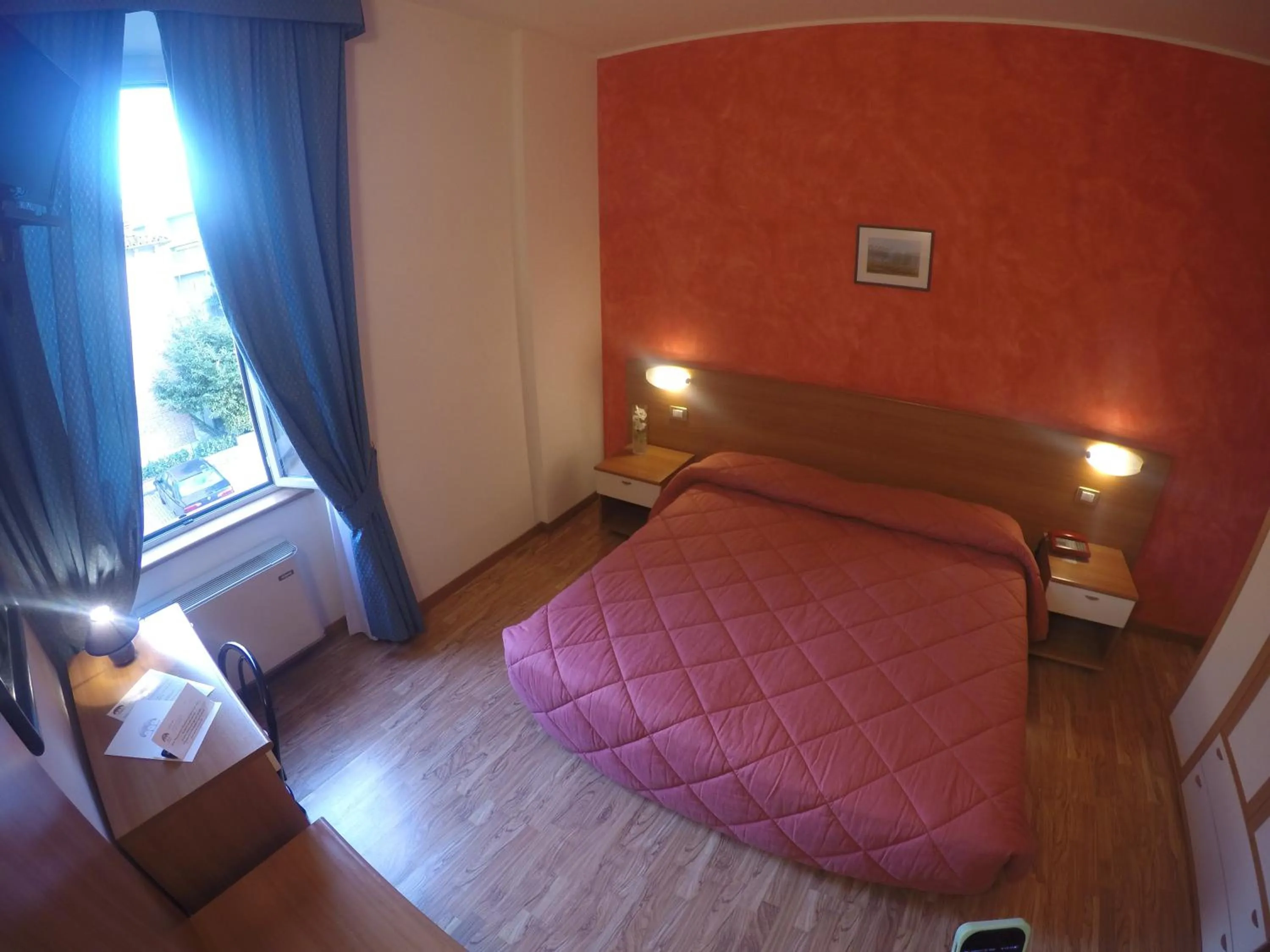 Photo of the whole room, Bed in Hotel 2000